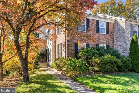 Photo of 2110 Sandy Court, CROFTON, MD 21114 (MLS # MDAA2129508) Photo of 2110 Sandy Court, CROFTON, MD 21114 (MLS # MDAA2129508)