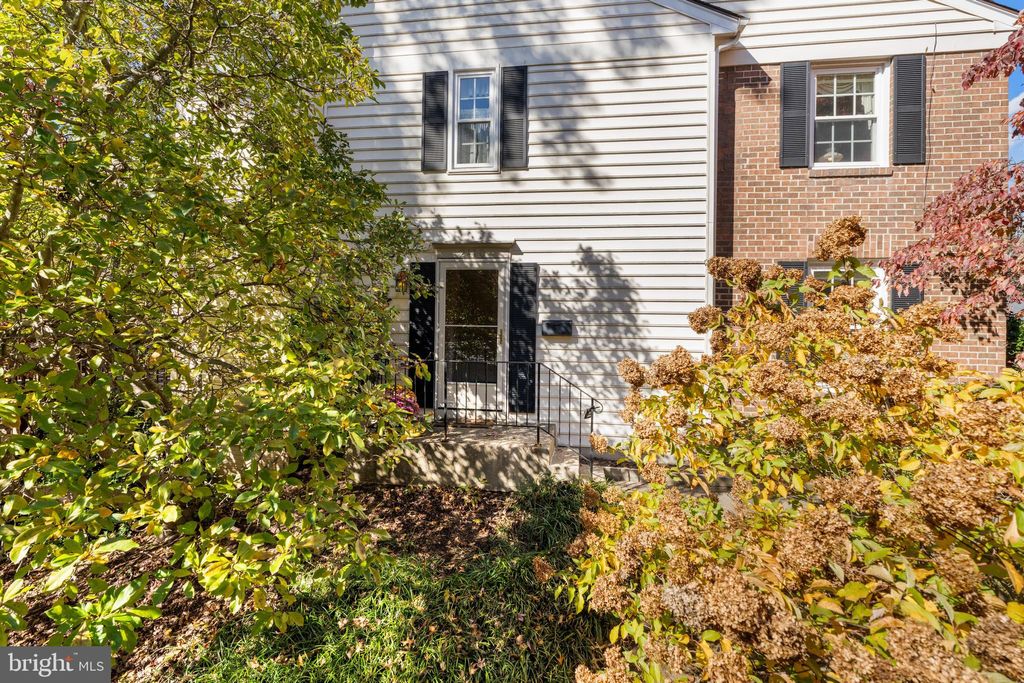 Photo of 2110 Sandy Court, CROFTON, MD 21114 (MLS # MDAA2129508)