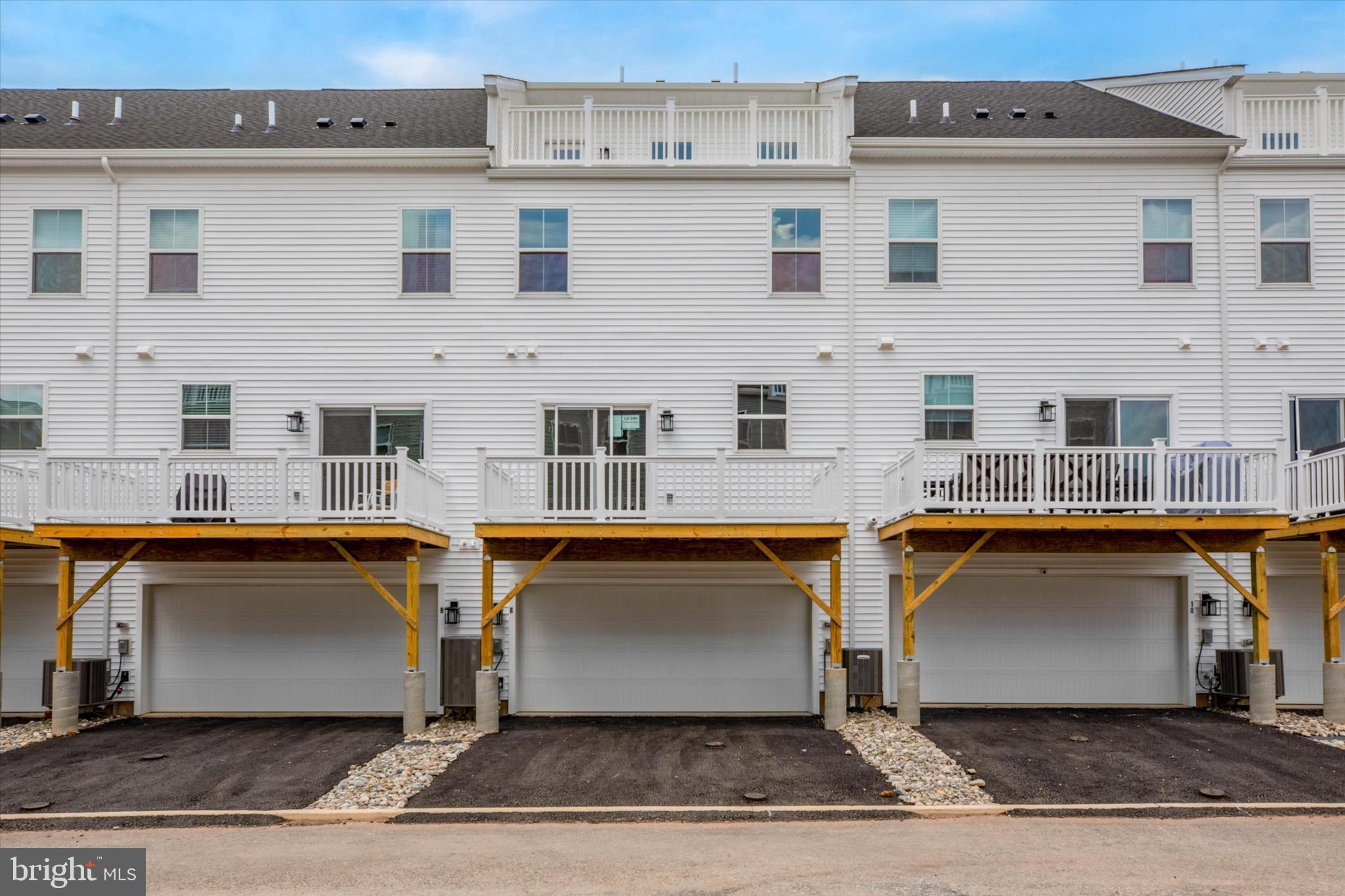 RIVER POINTE - Residential Lease