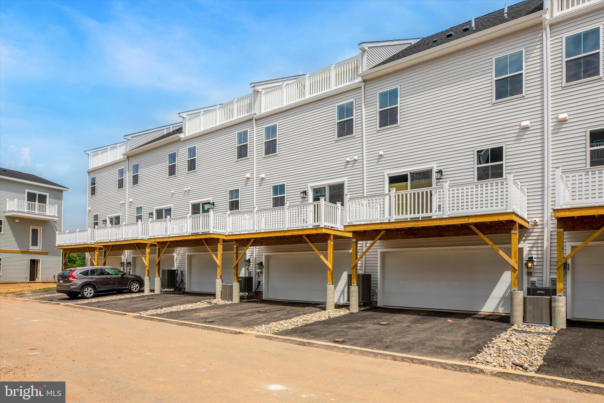 RIVER POINTE - Residential Lease