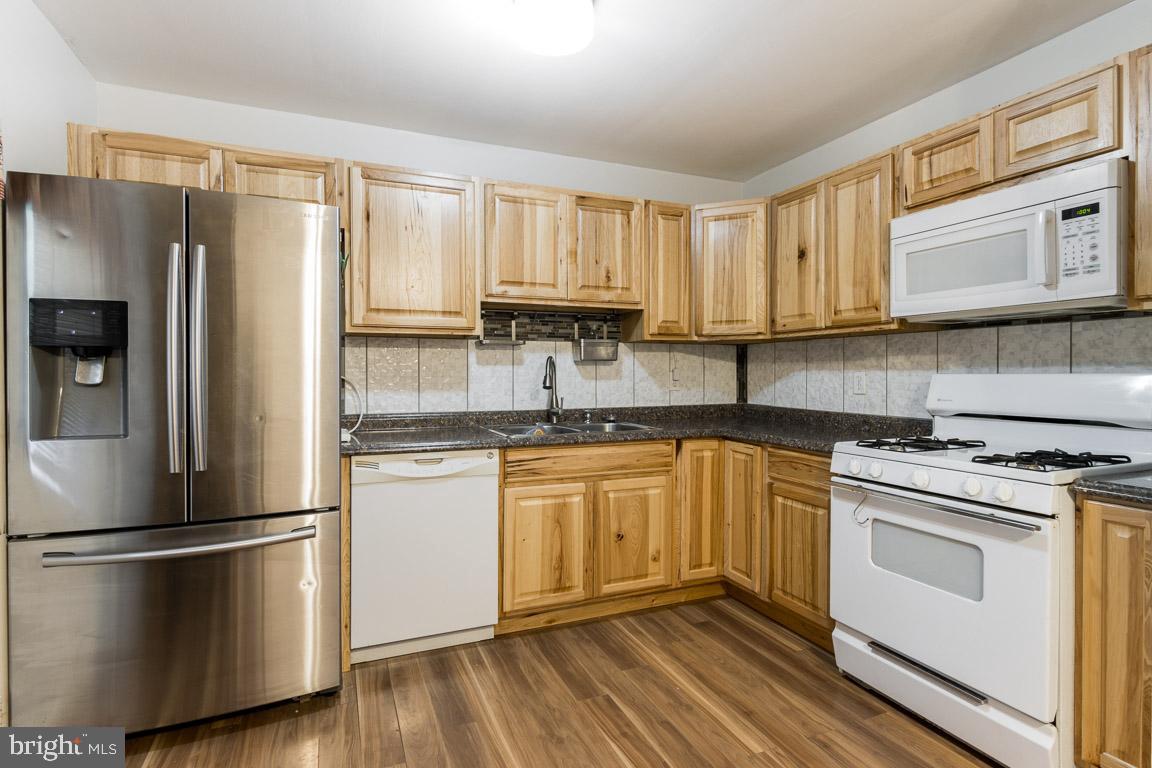 EDGE MEAD - Residential