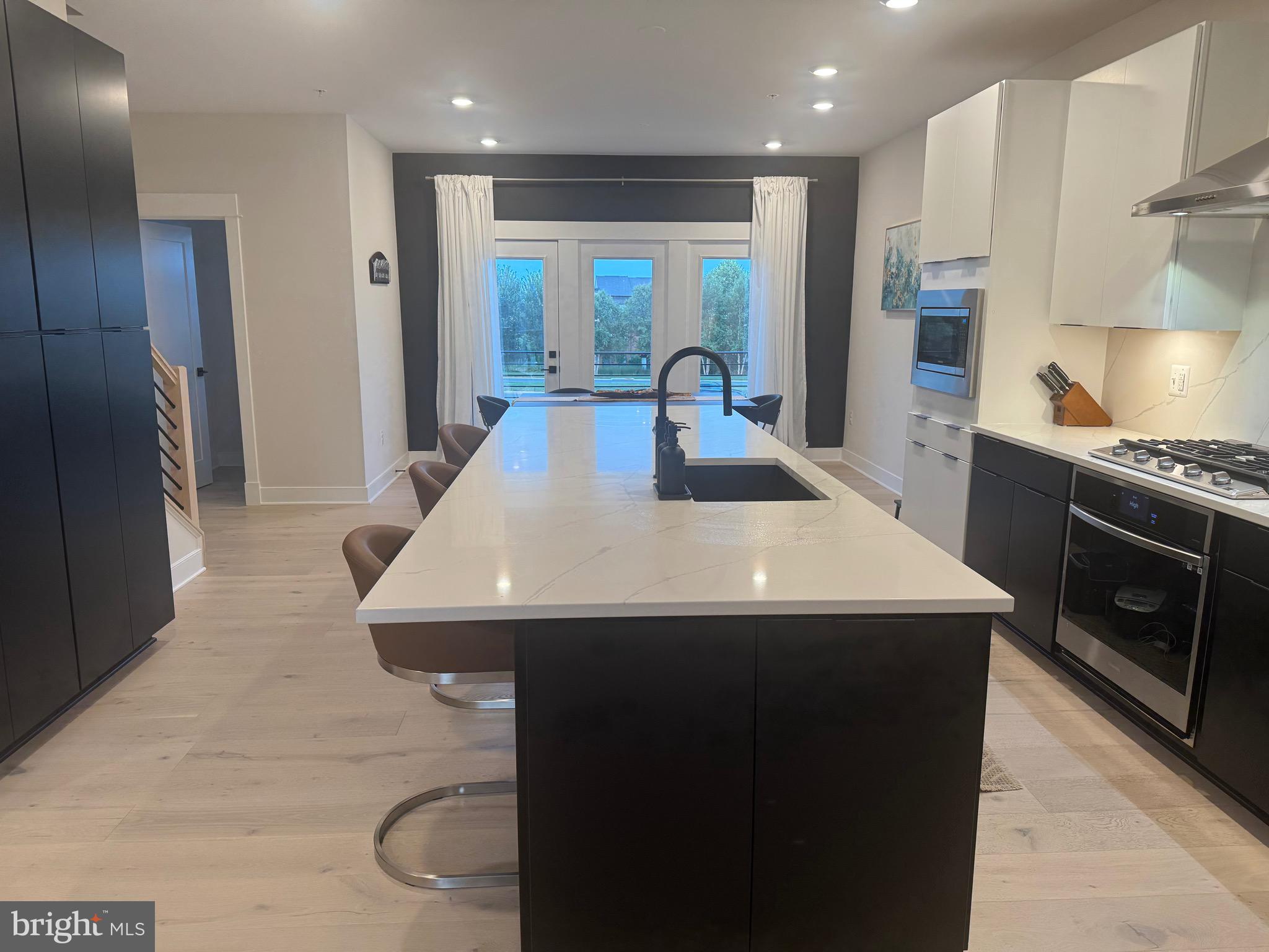 23156 HORSESHOE TRAIL SQUARE