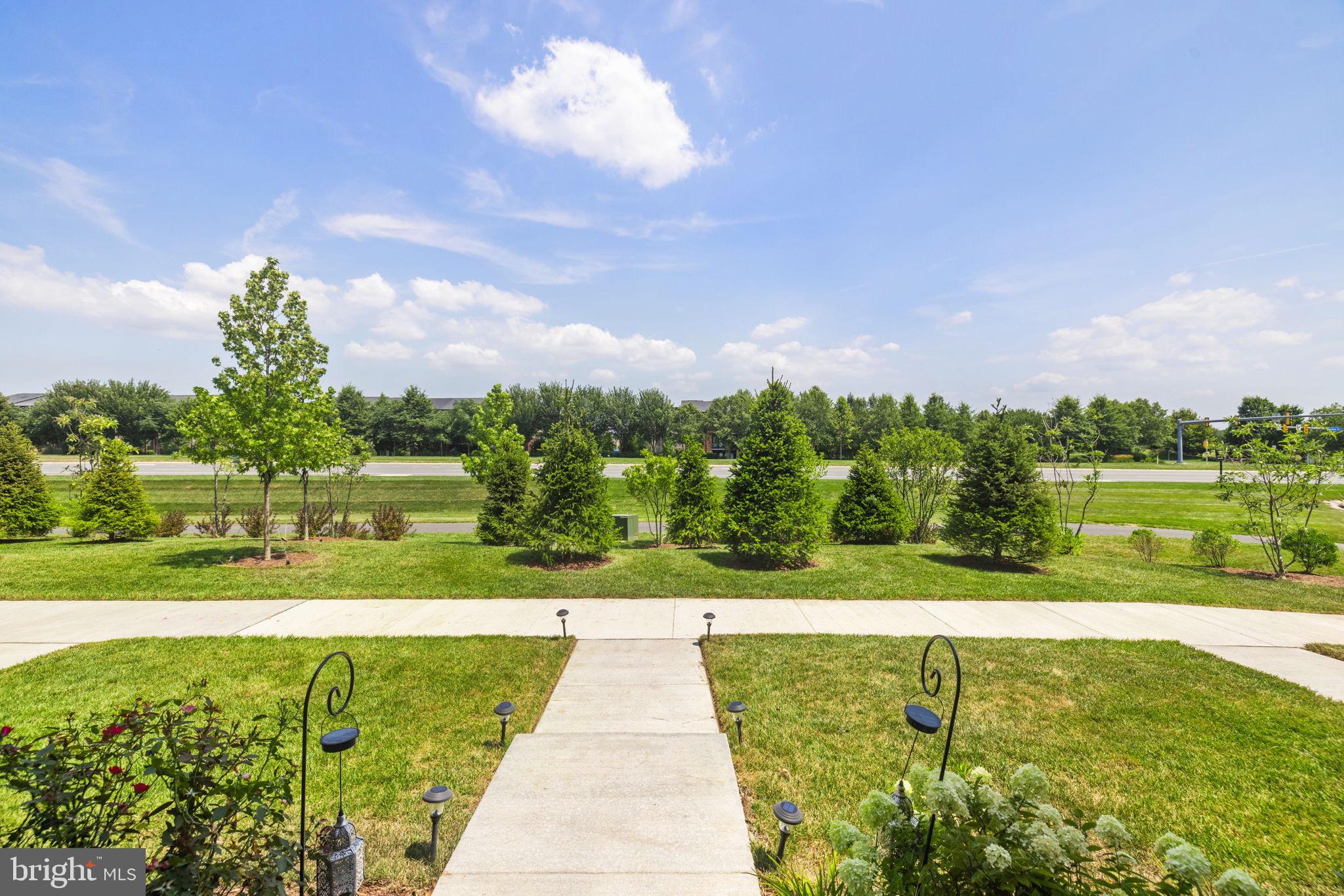 23156 HORSESHOE TRAIL SQUARE