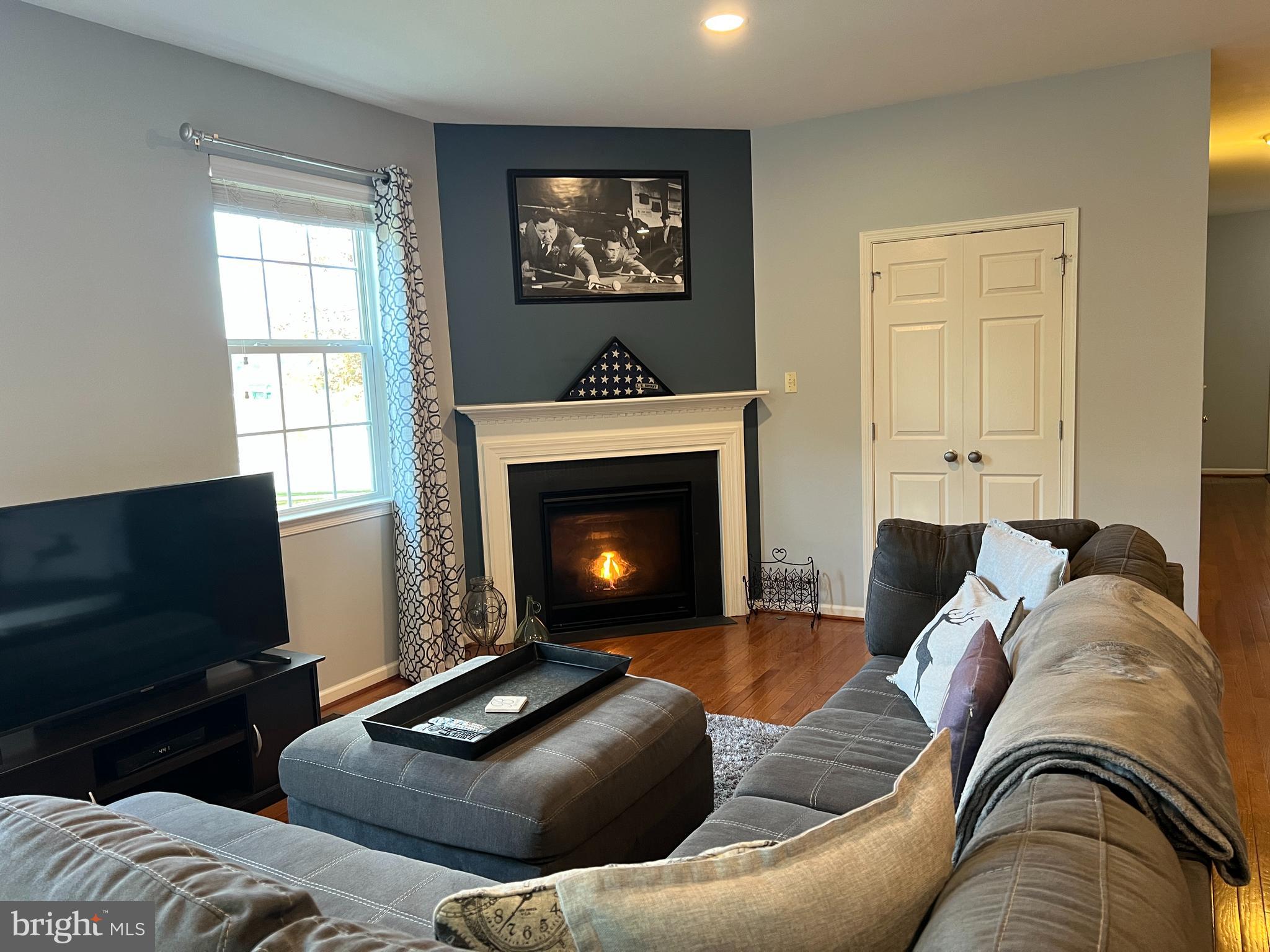 MEWS AT BAILEY STATION - Residential