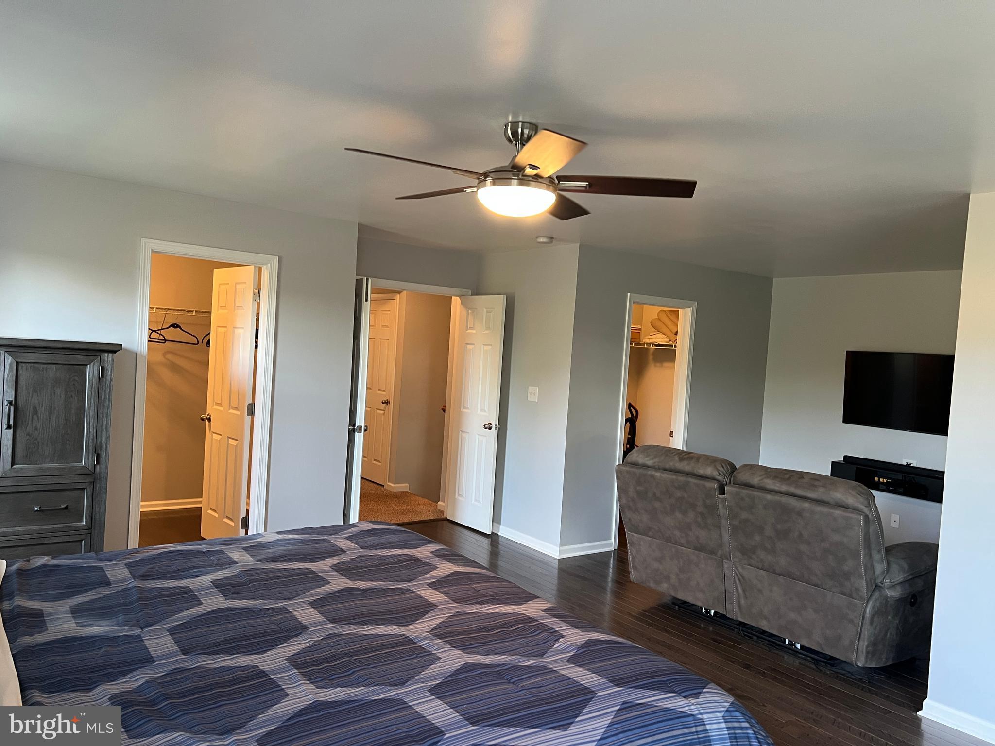 MEWS AT BAILEY STATION - Residential