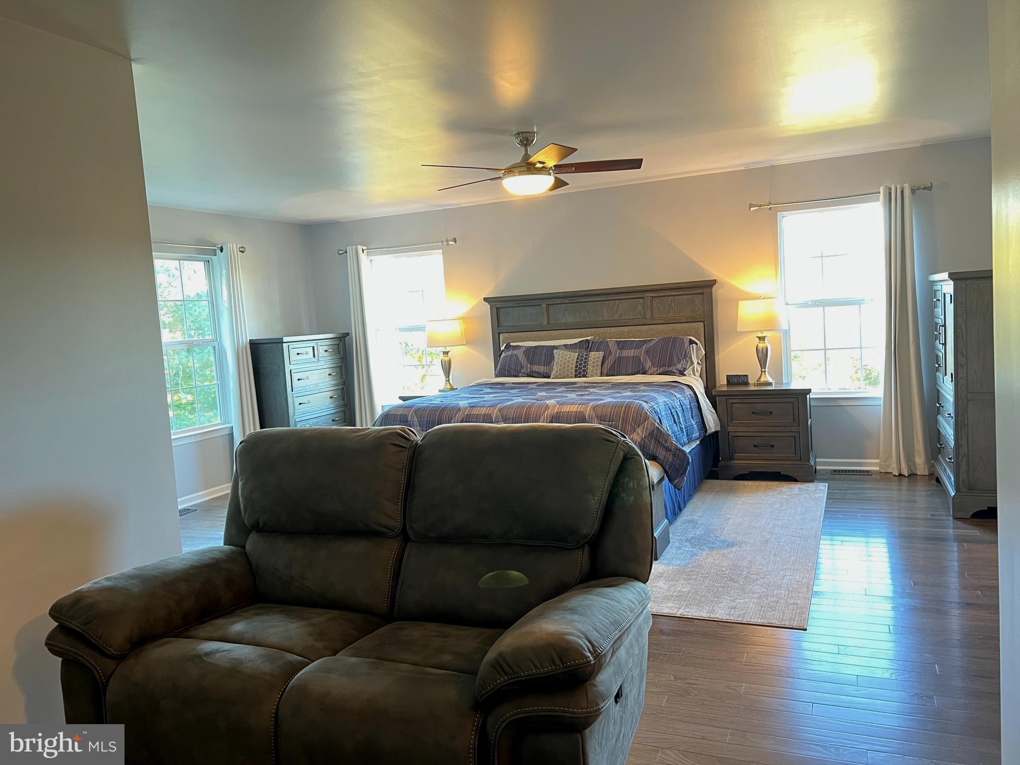 MEWS AT BAILEY STATION - Residential