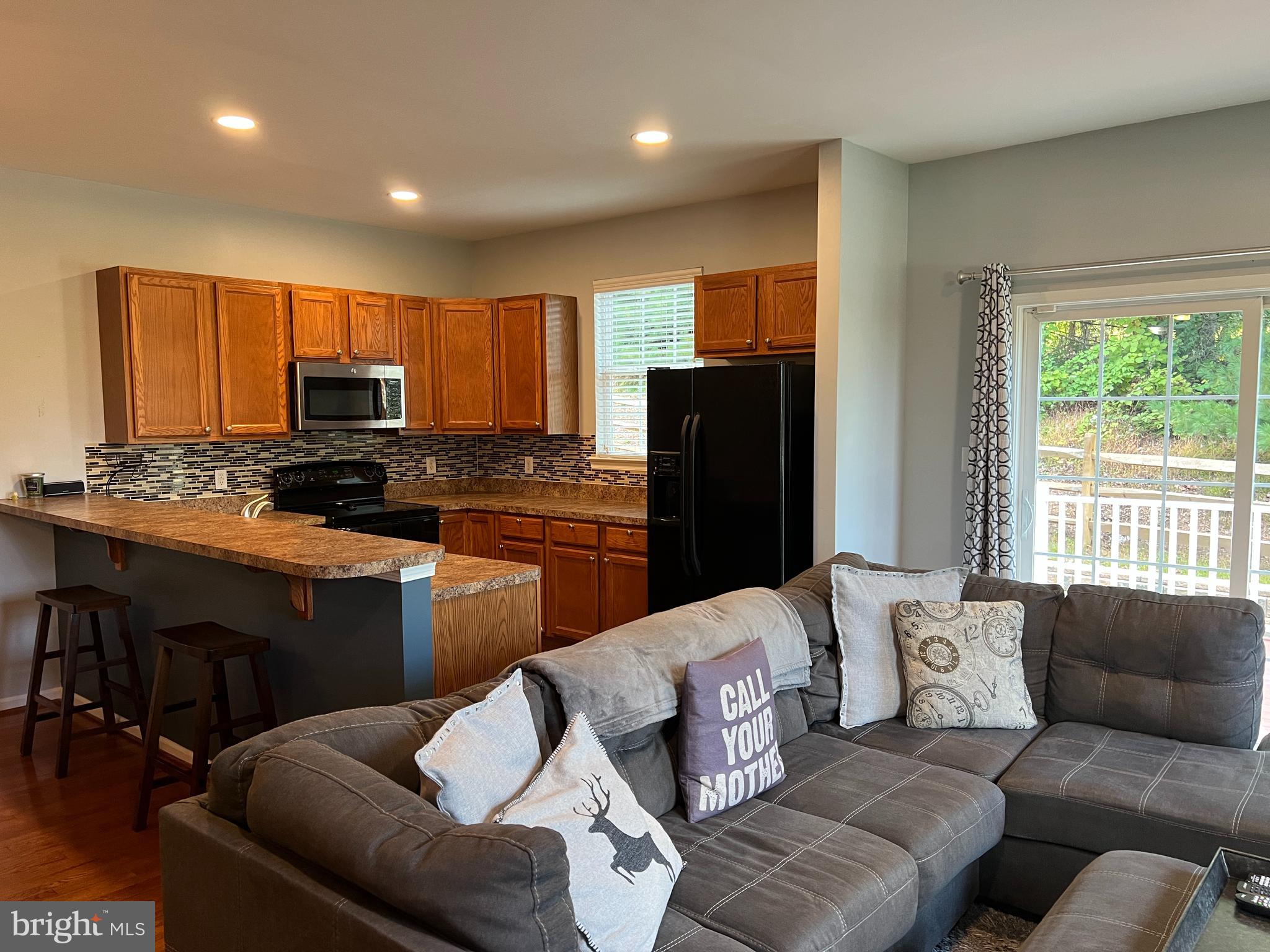 MEWS AT BAILEY STATION - Residential