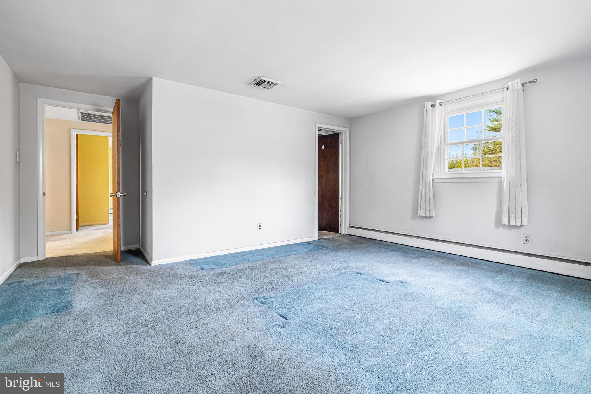 WARWICK MANOR - Residential