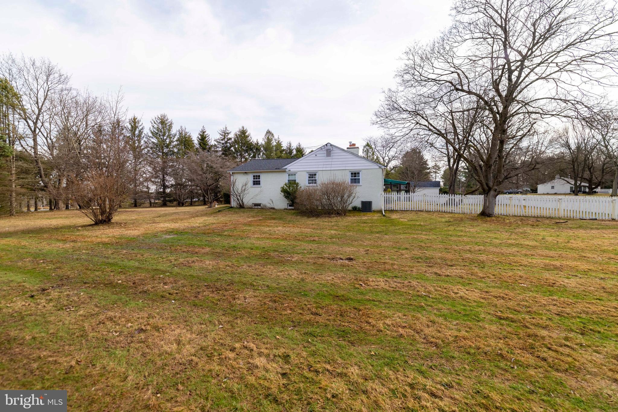 WARWICK MANOR - Residential