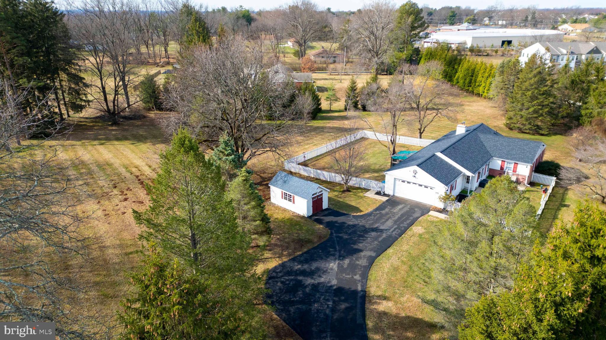 WARWICK MANOR - Residential