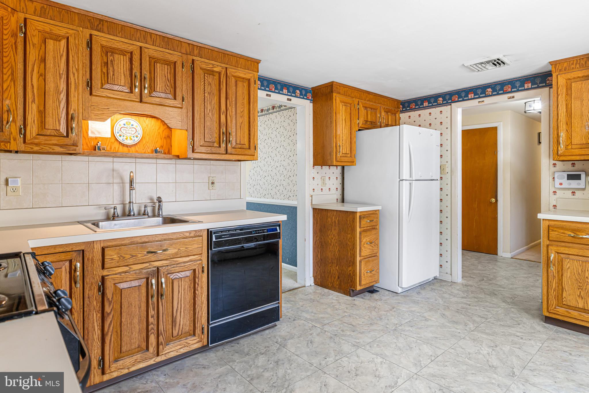 WARWICK MANOR - Residential