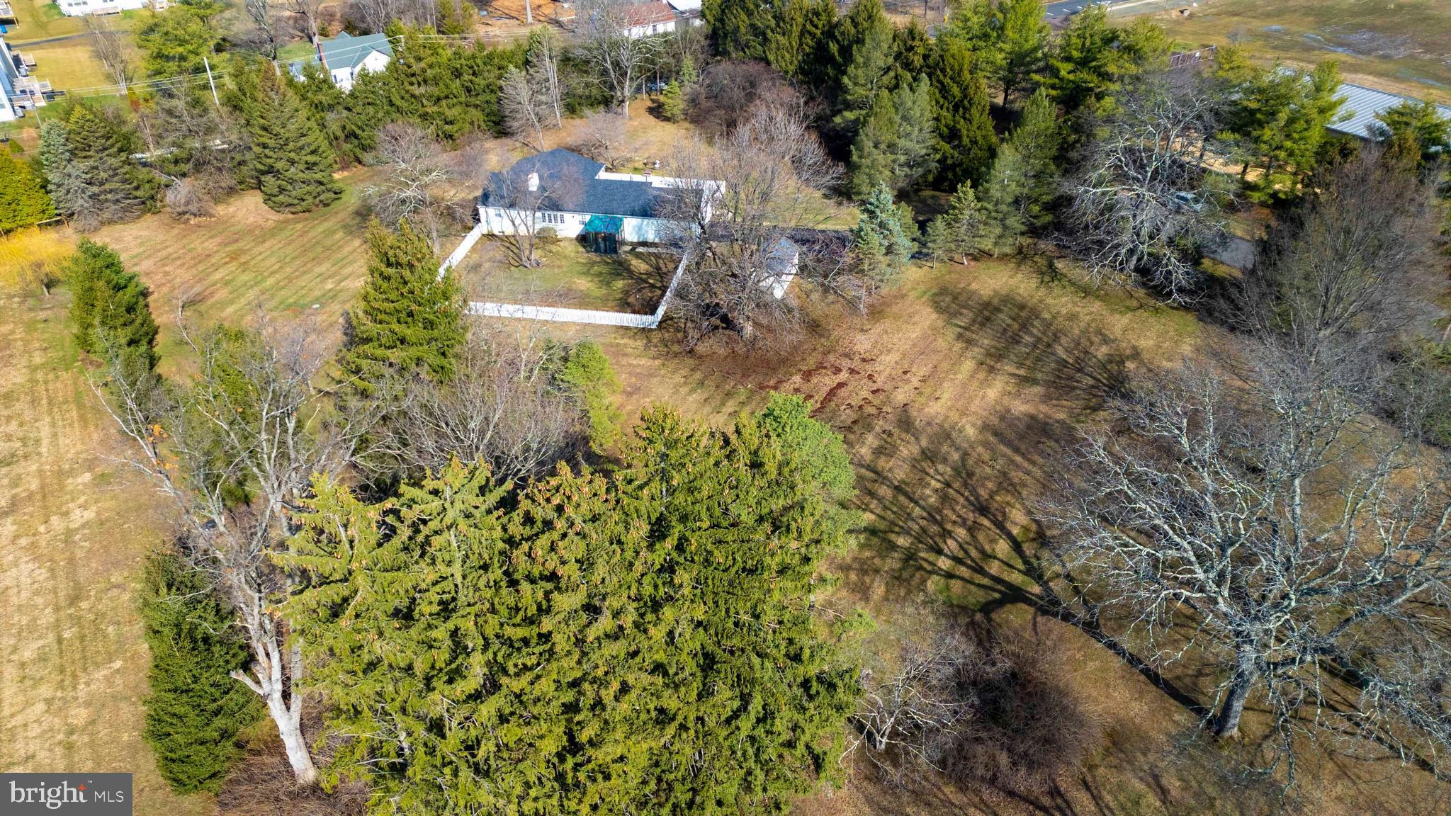 WARWICK MANOR - Residential