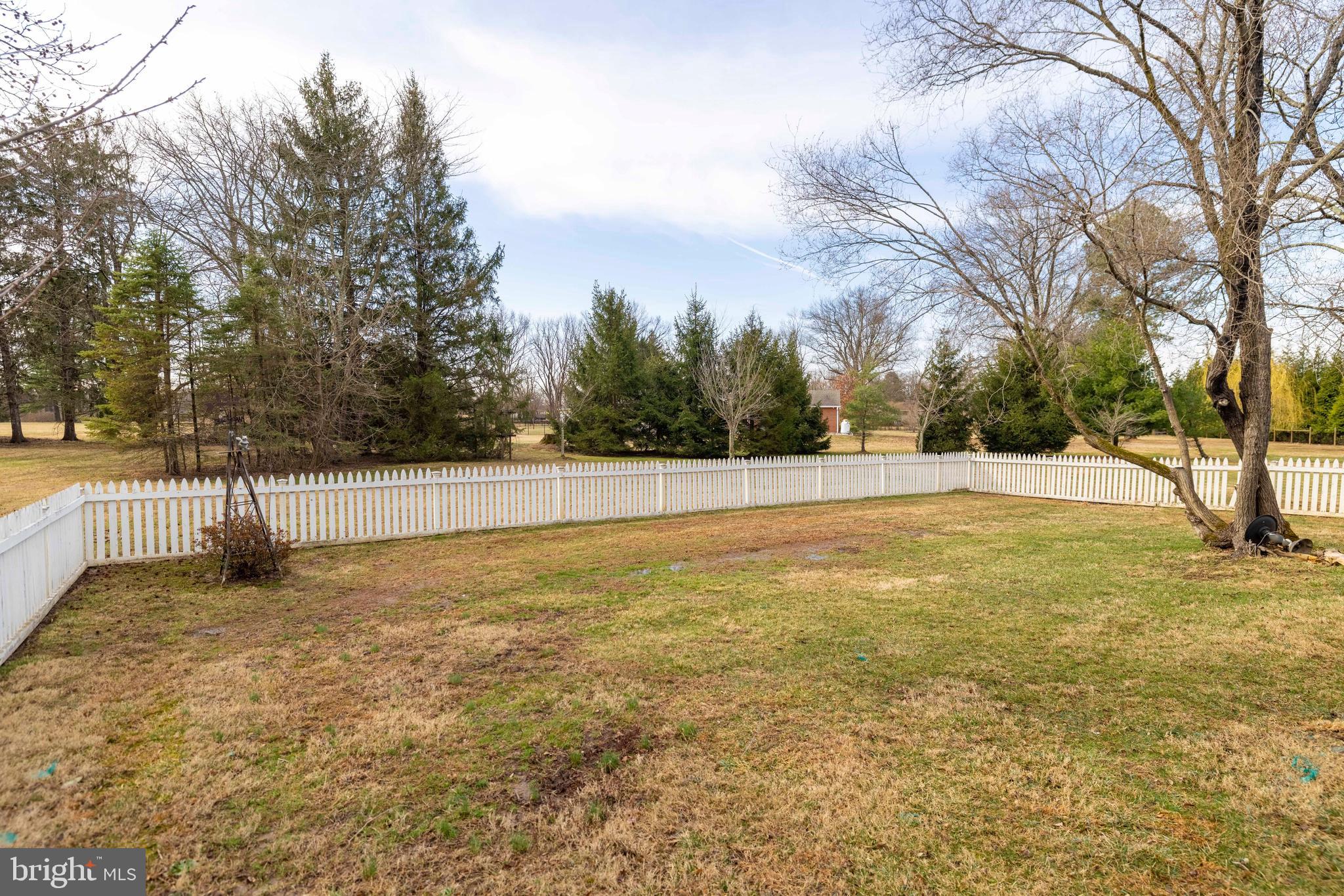 WARWICK MANOR - Residential