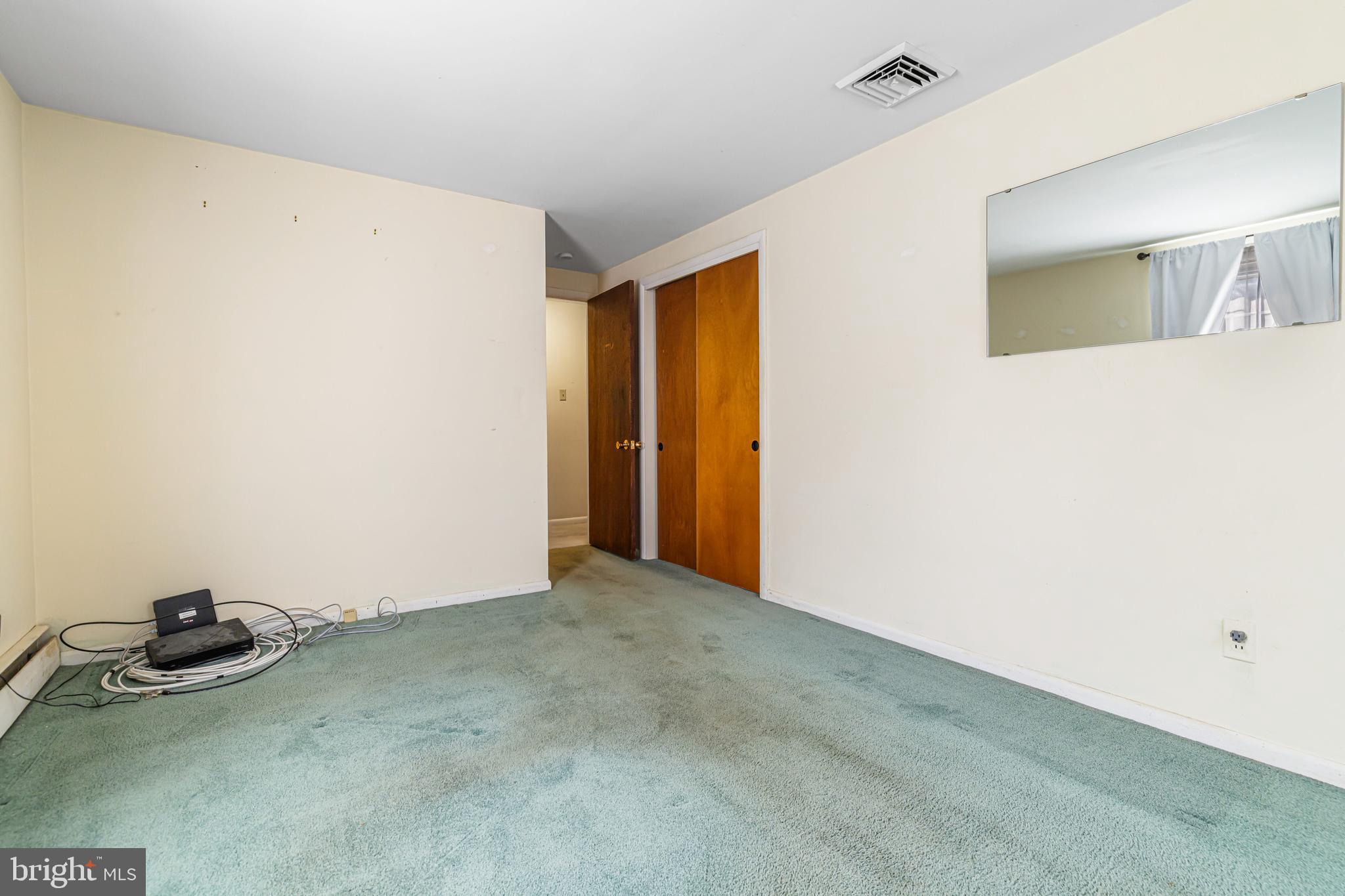 WARWICK MANOR - Residential