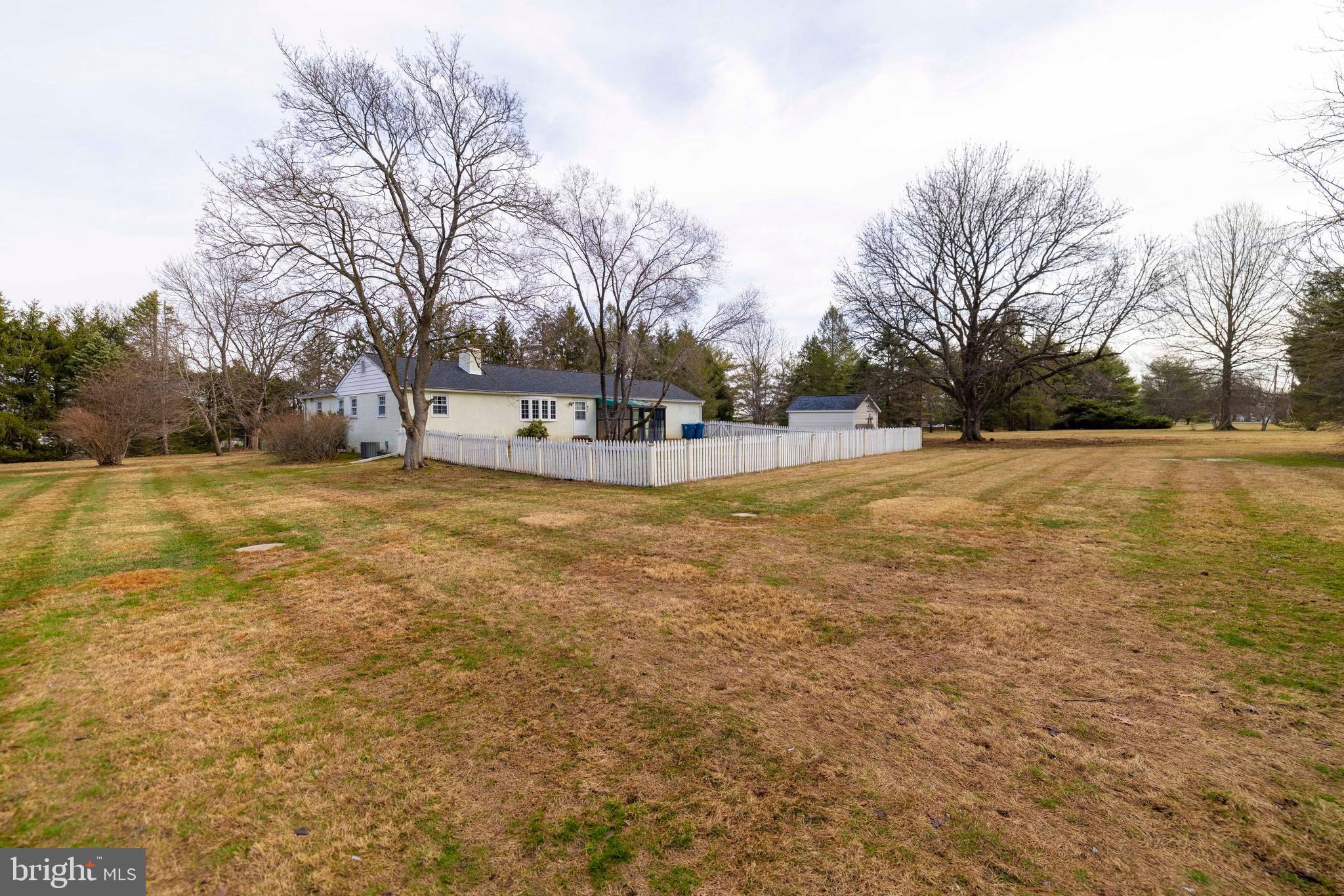 WARWICK MANOR - Residential