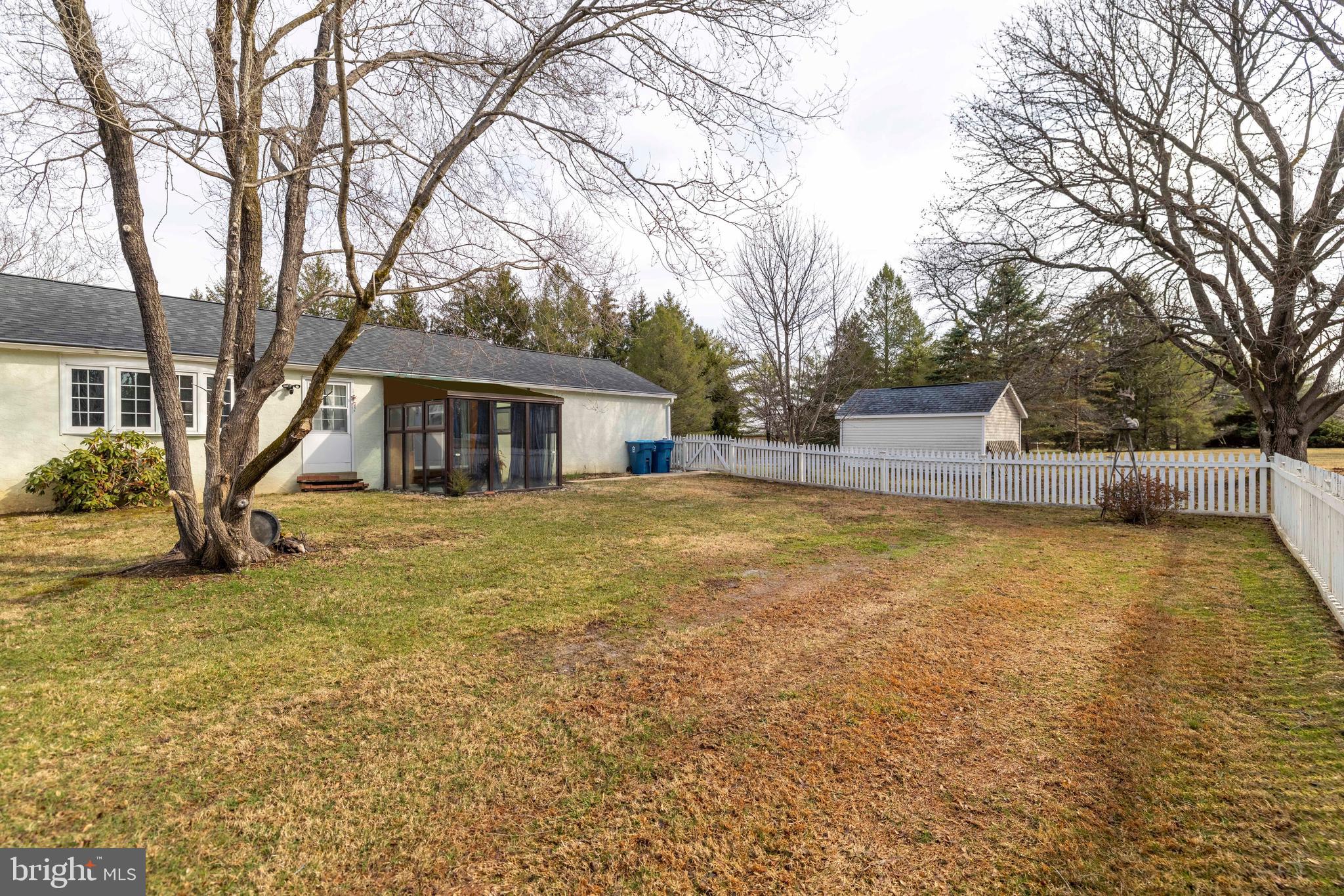 WARWICK MANOR - Residential