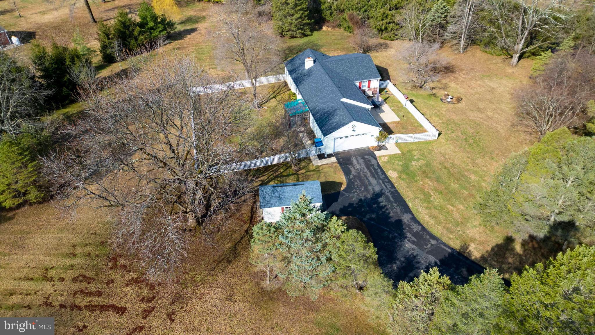 WARWICK MANOR - Residential