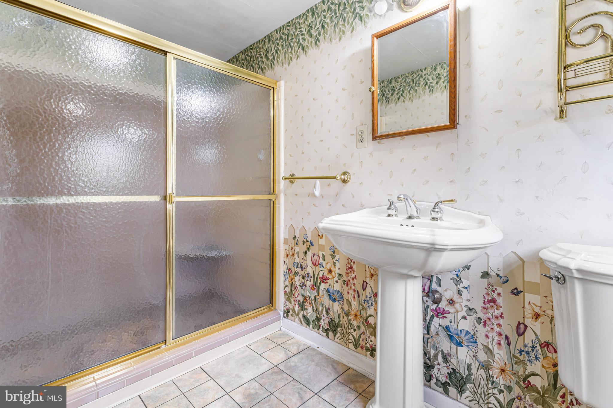 WARWICK MANOR - Residential