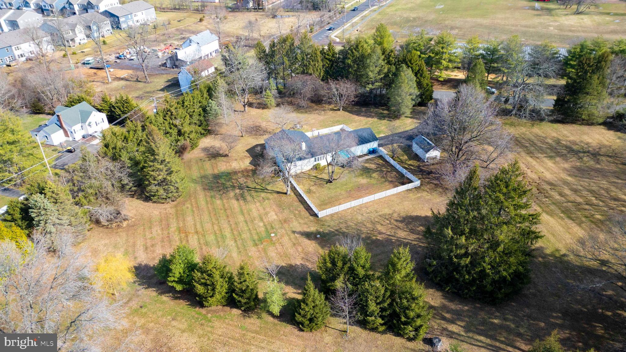 WARWICK MANOR - Residential