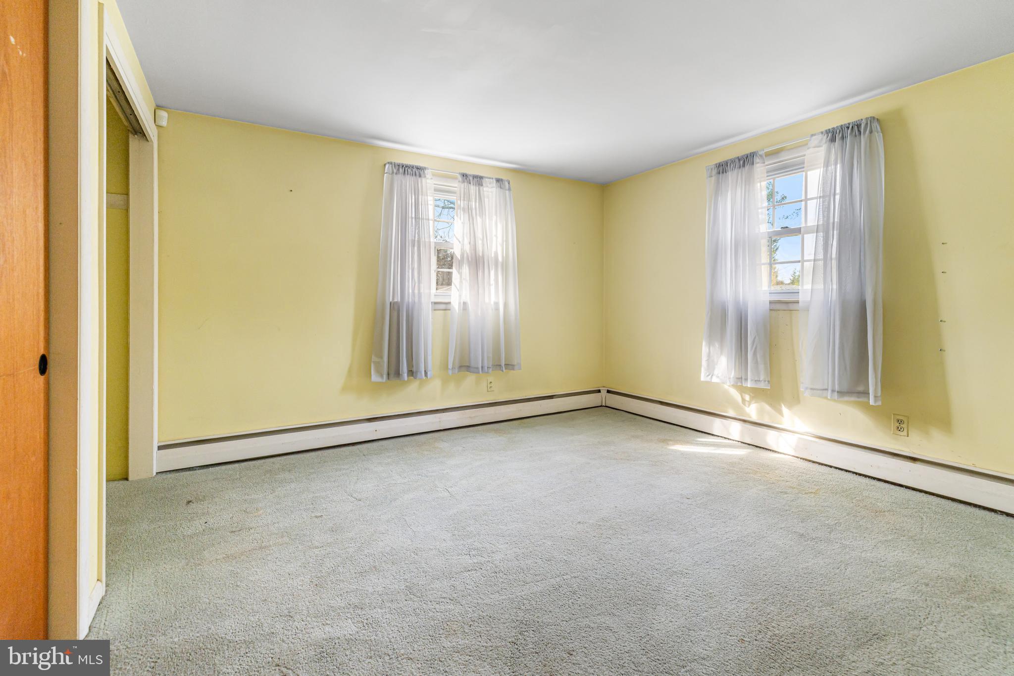 WARWICK MANOR - Residential