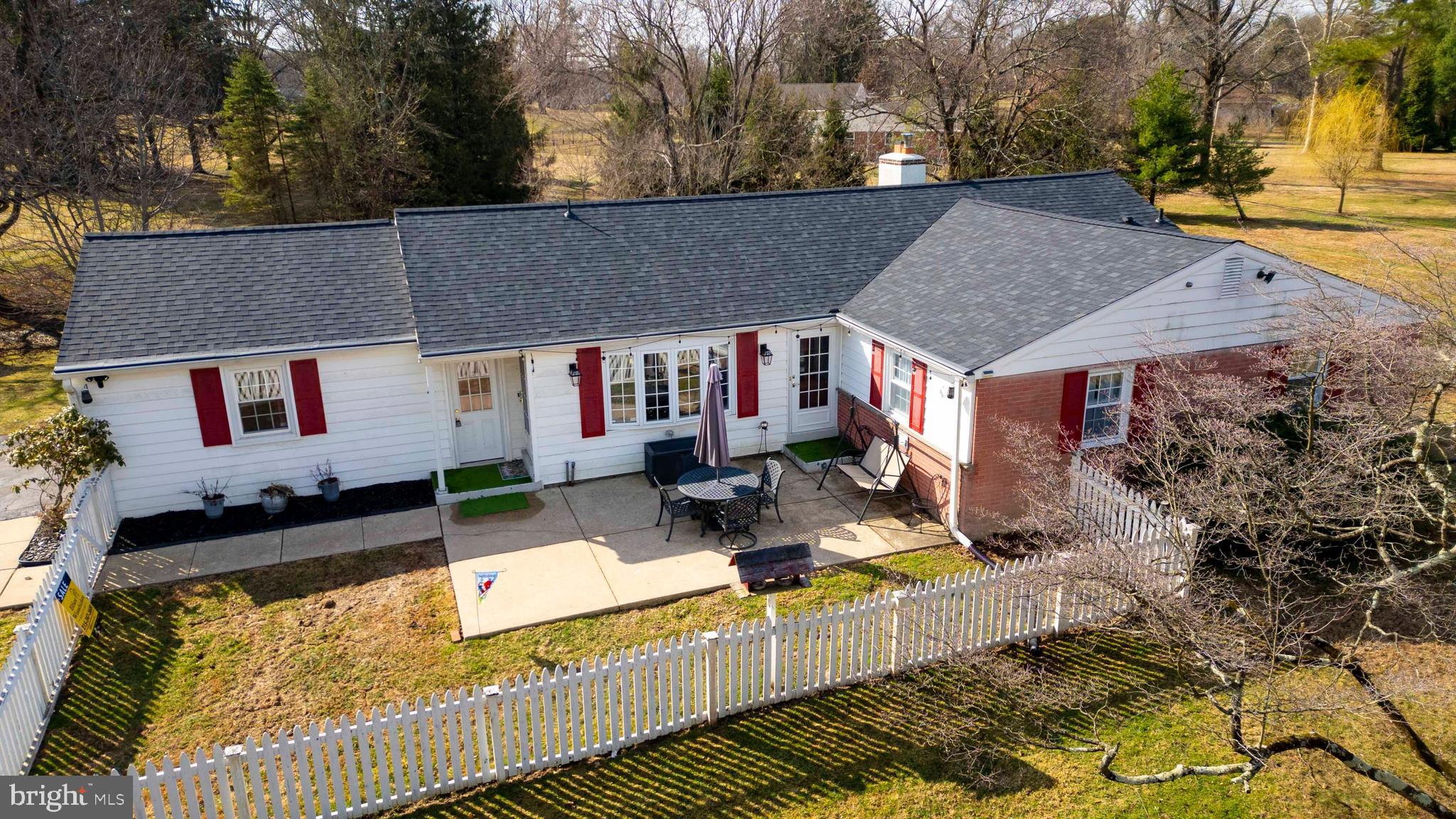 WARWICK MANOR - Residential