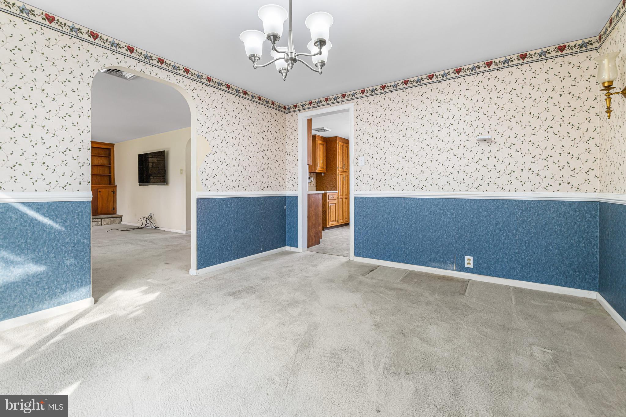 WARWICK MANOR - Residential