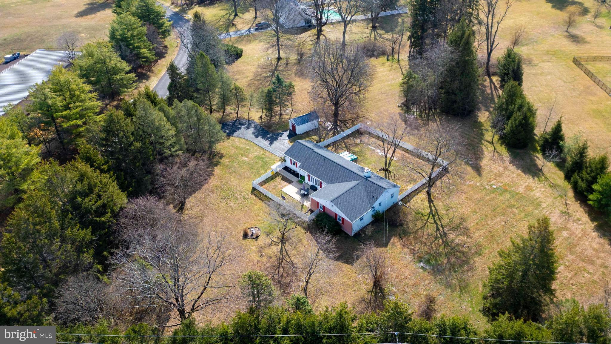 WARWICK MANOR - Residential