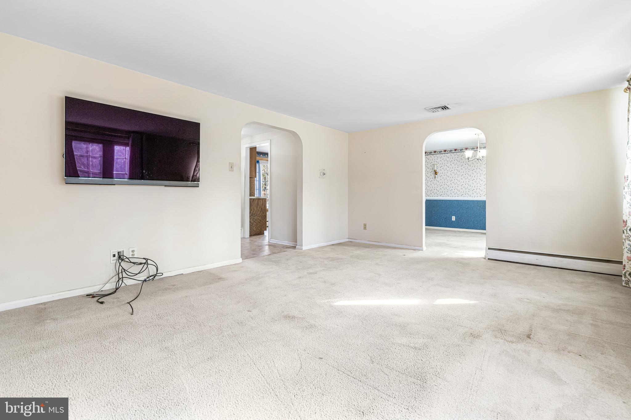 WARWICK MANOR - Residential