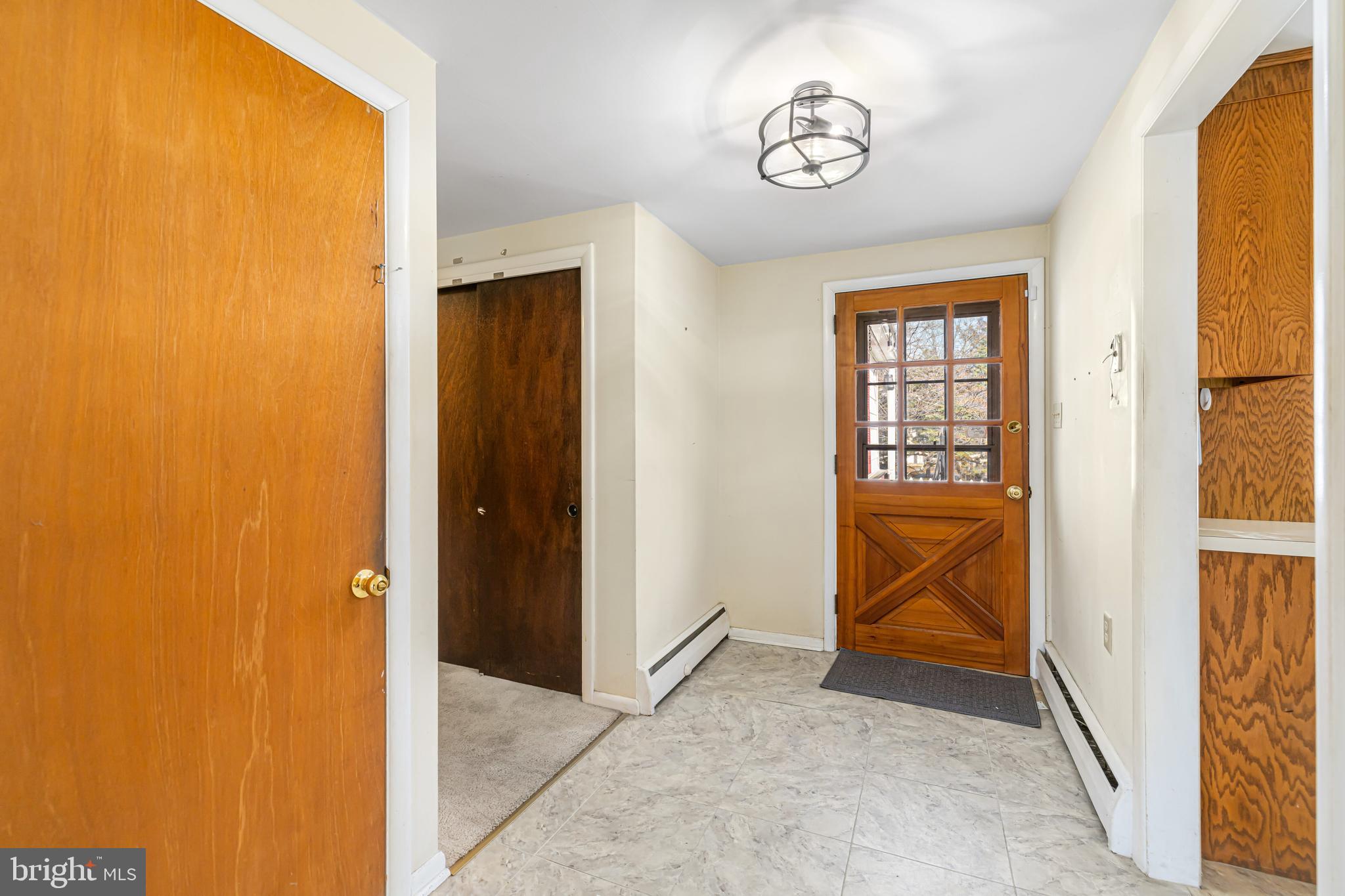 WARWICK MANOR - Residential