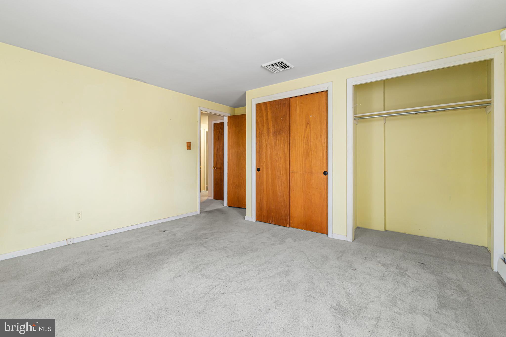 WARWICK MANOR - Residential