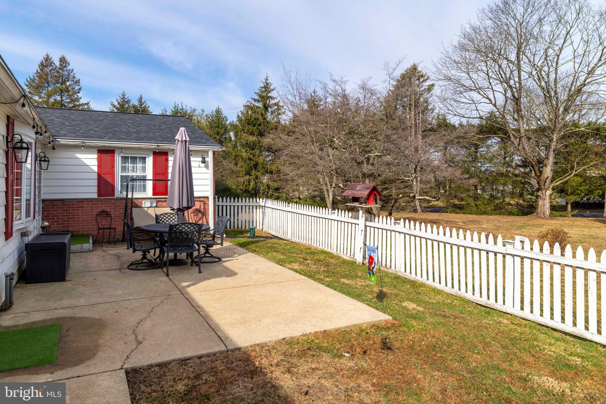 WARWICK MANOR - Residential