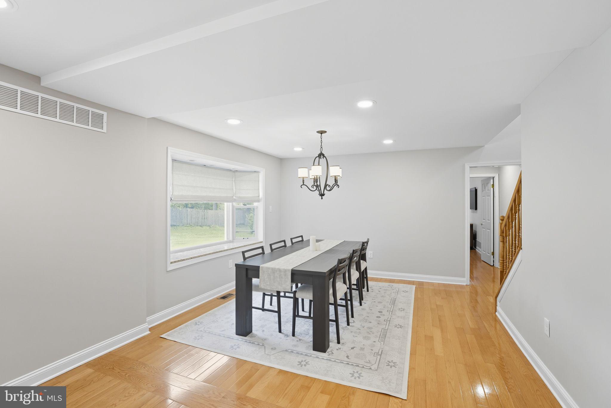 1608 KINGS CIRCLE