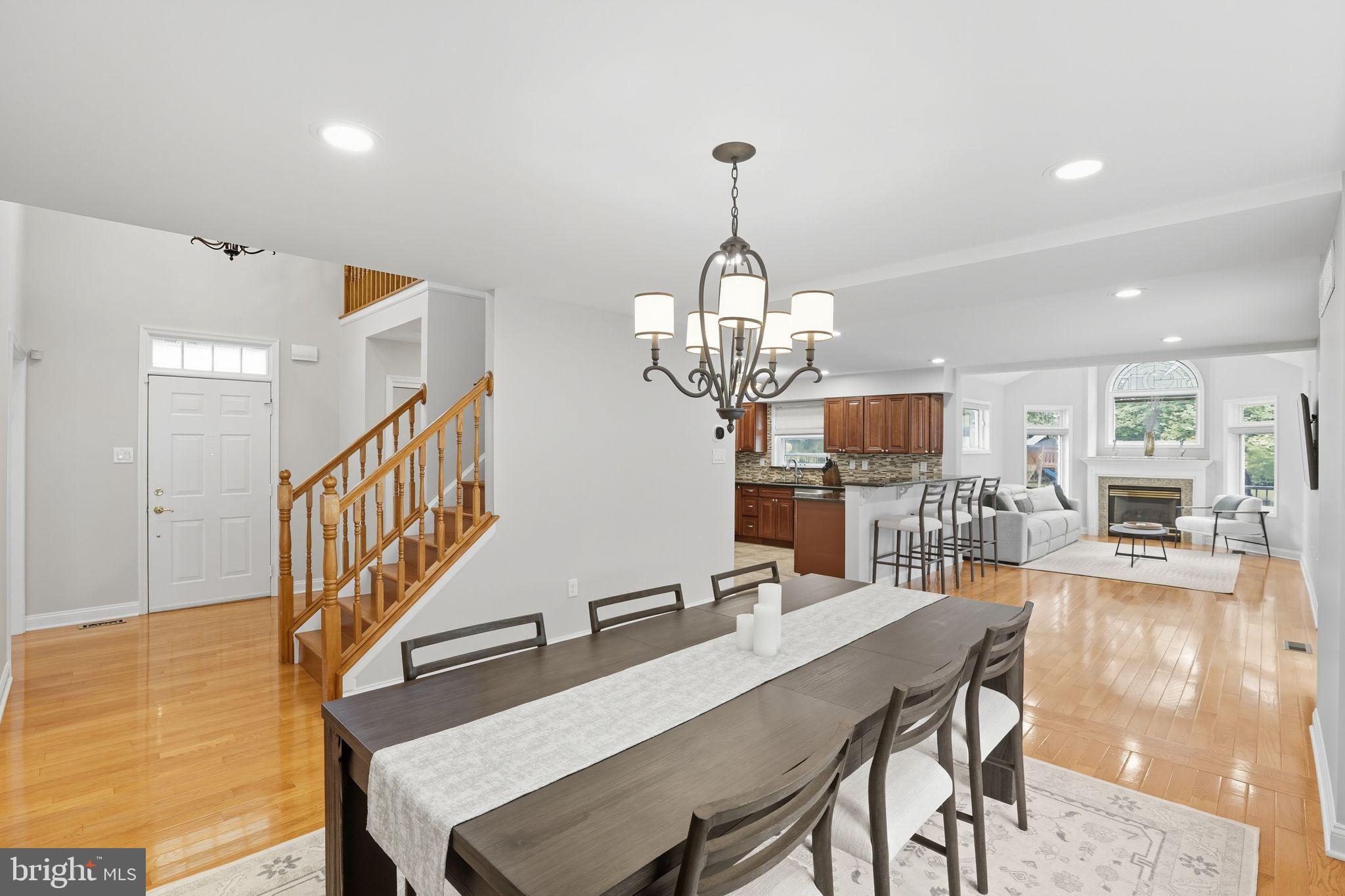 1608 KINGS CIRCLE