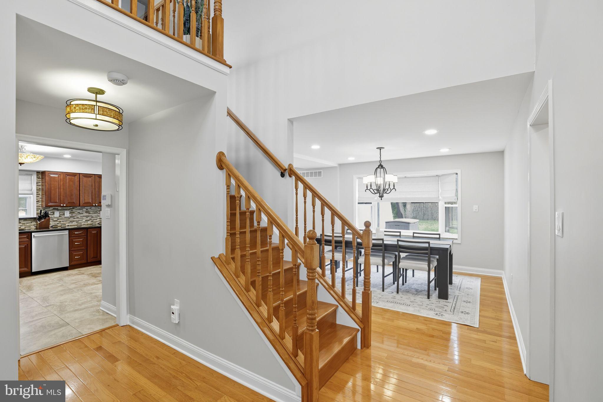 1608 KINGS CIRCLE