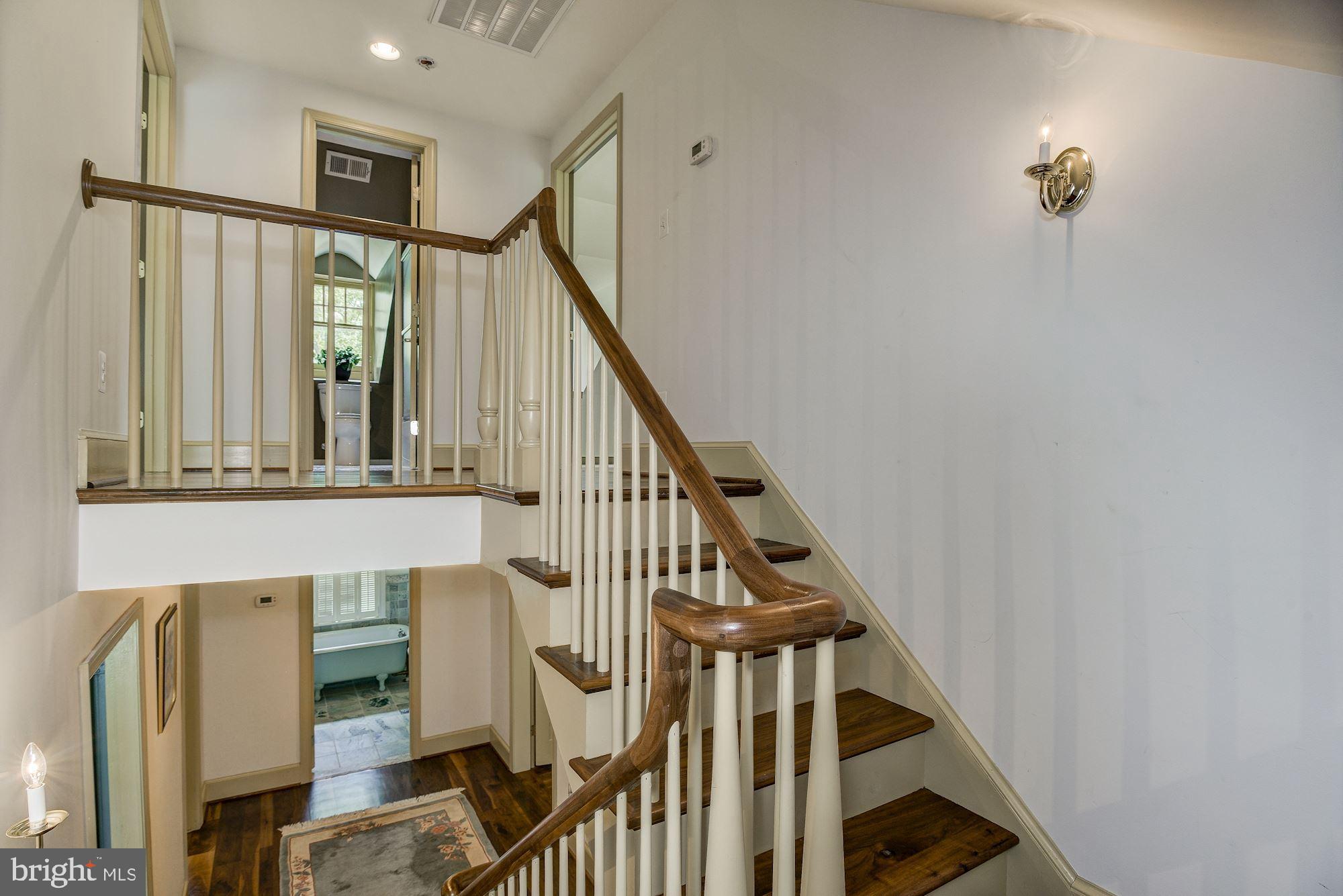 DELLABROOKE FOREST - Residential