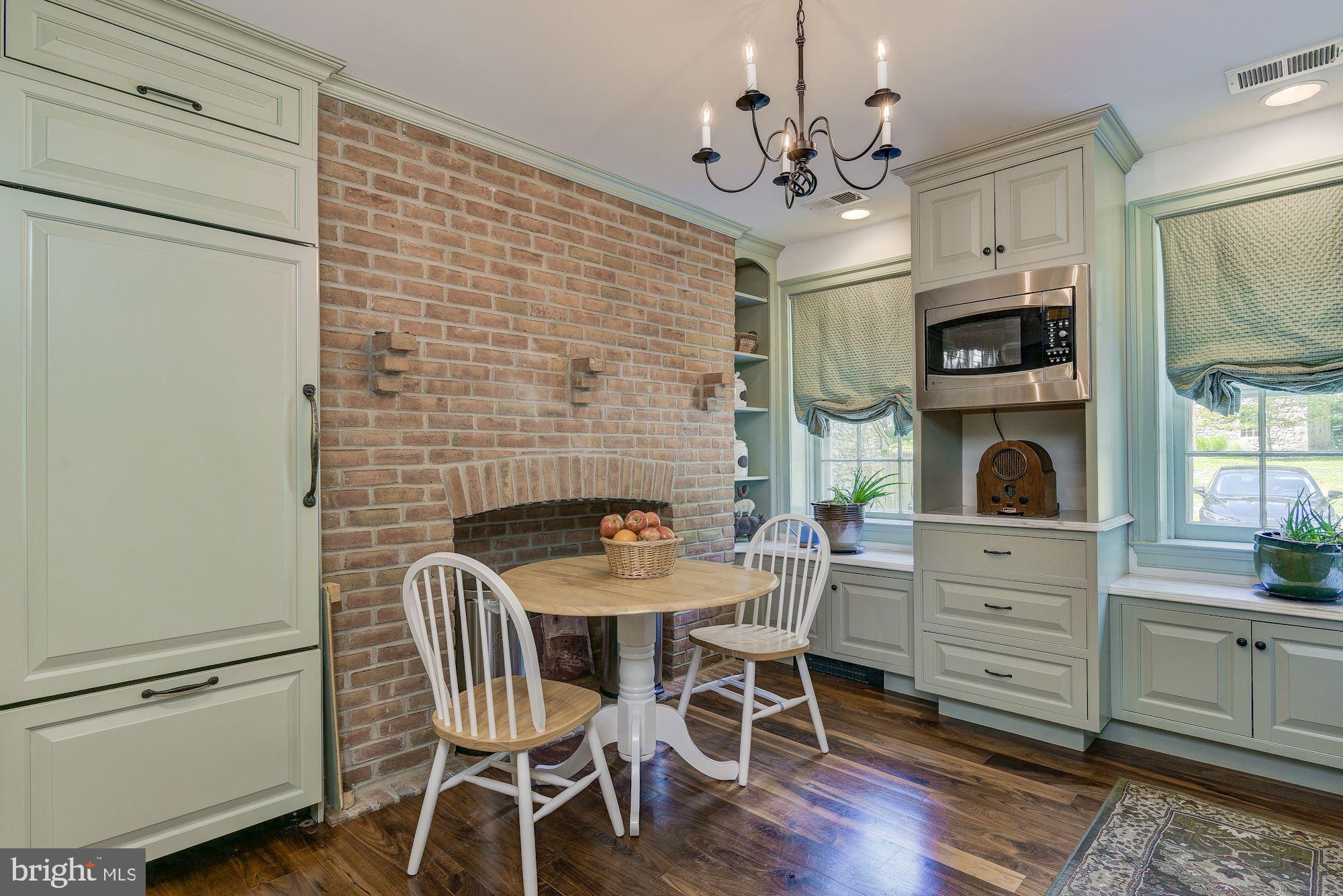 DELLABROOKE FOREST - Residential