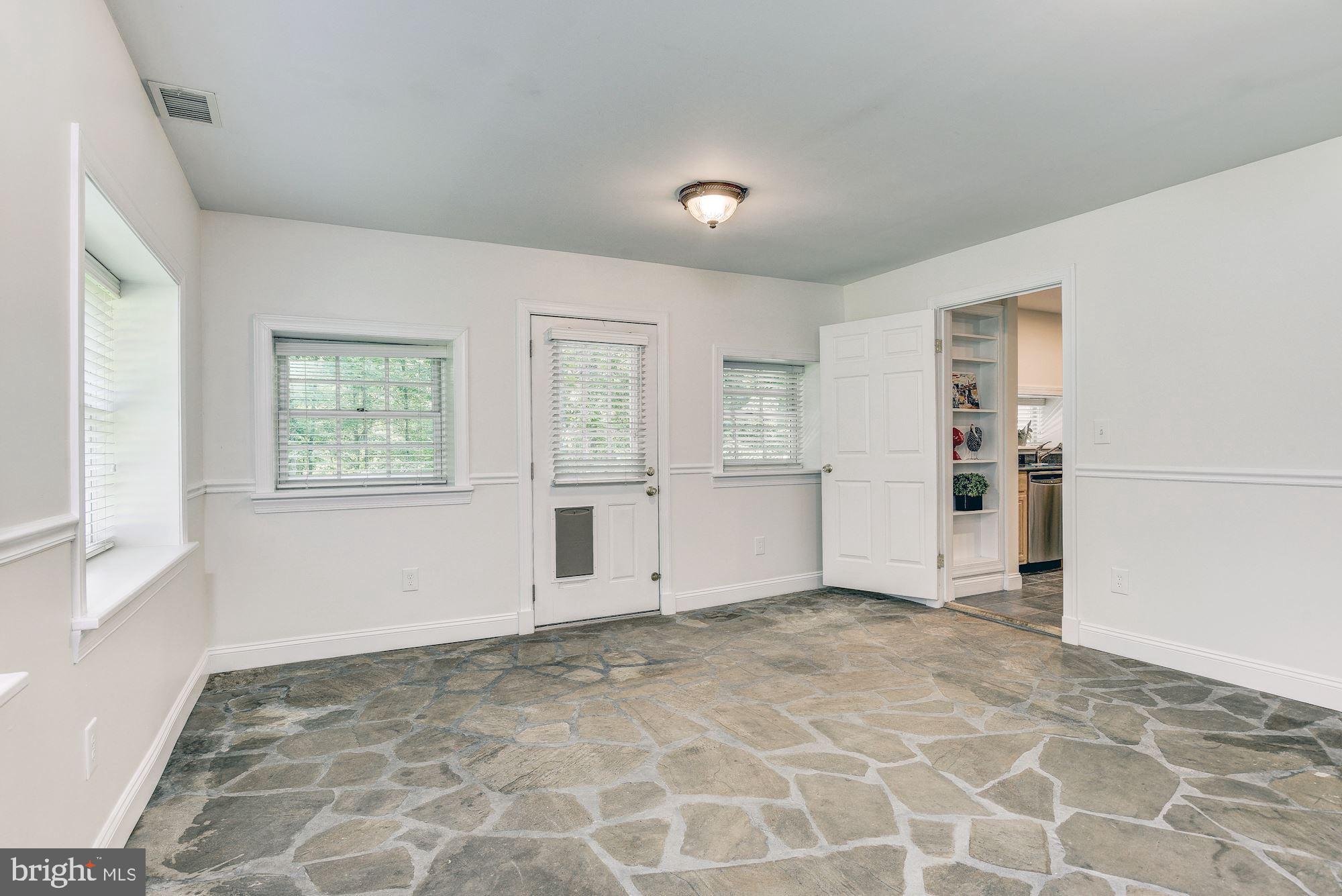 DELLABROOKE FOREST - Residential