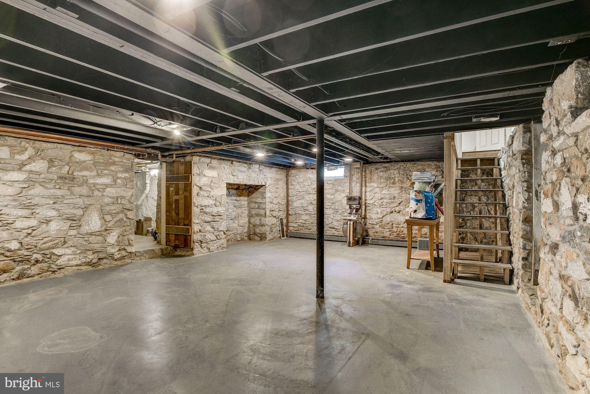 DELLABROOKE FOREST - Residential