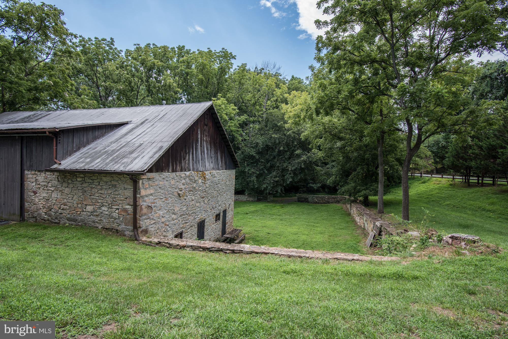 DELLABROOKE FOREST - Residential