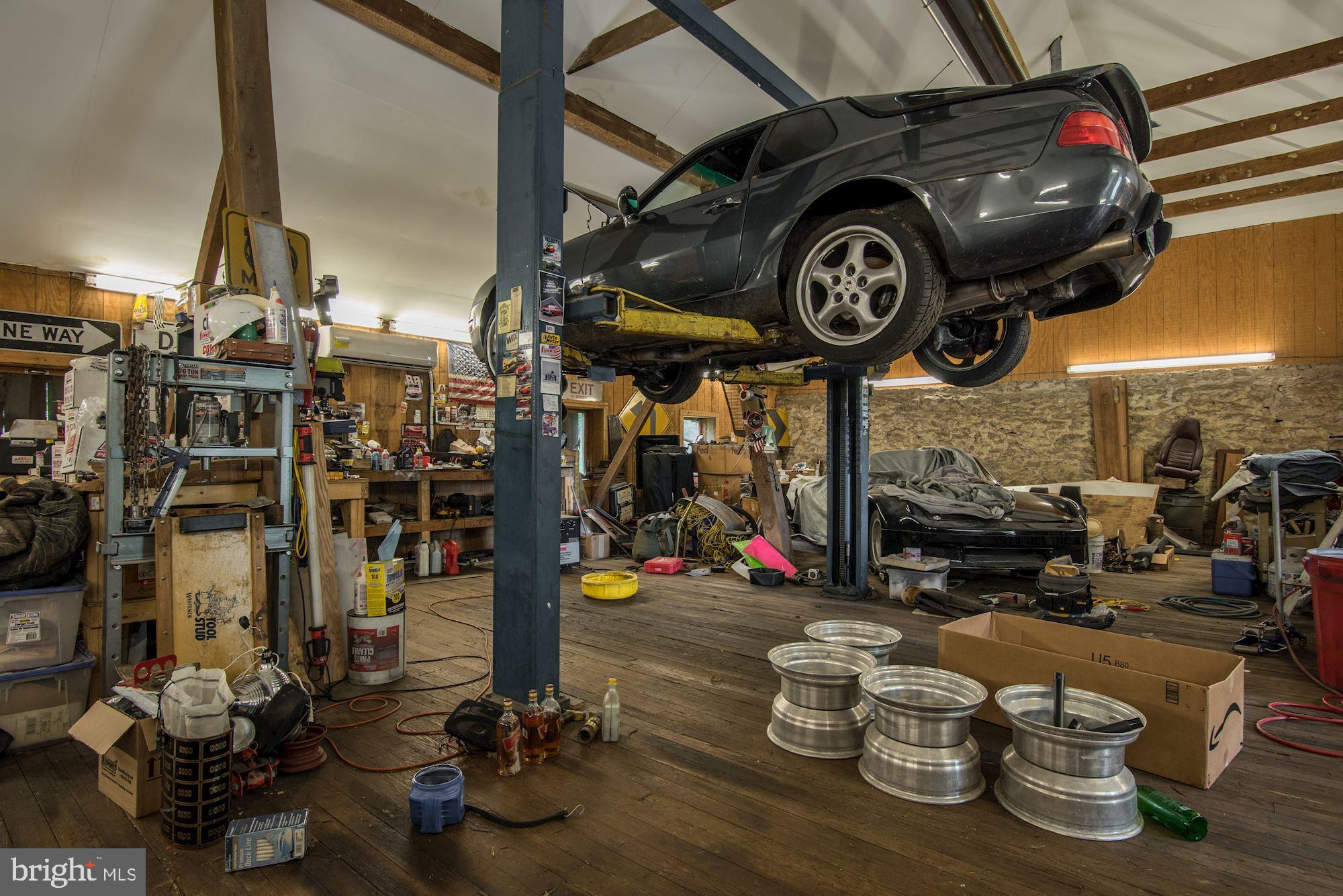 DELLABROOKE FOREST - Residential