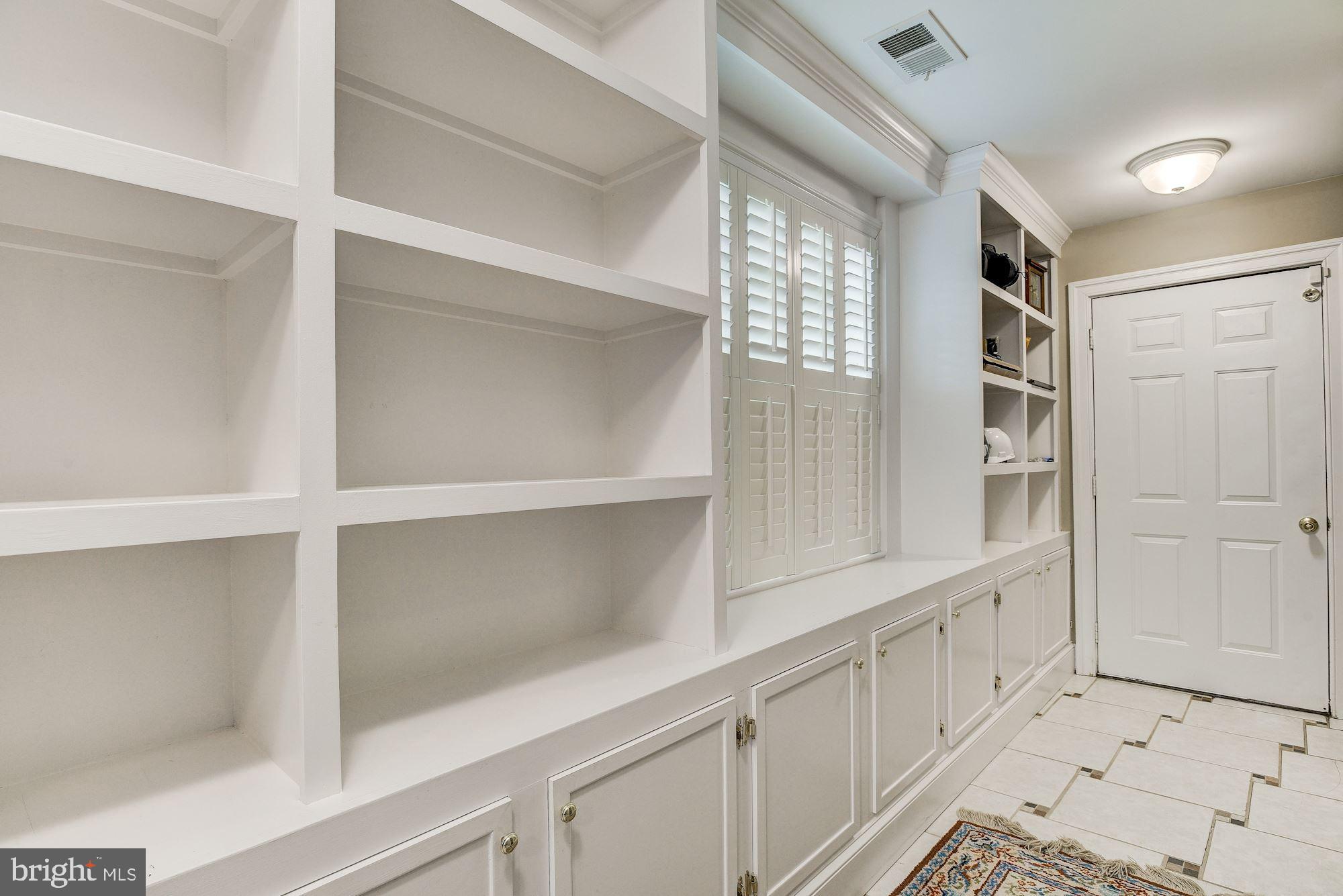 DELLABROOKE FOREST - Residential