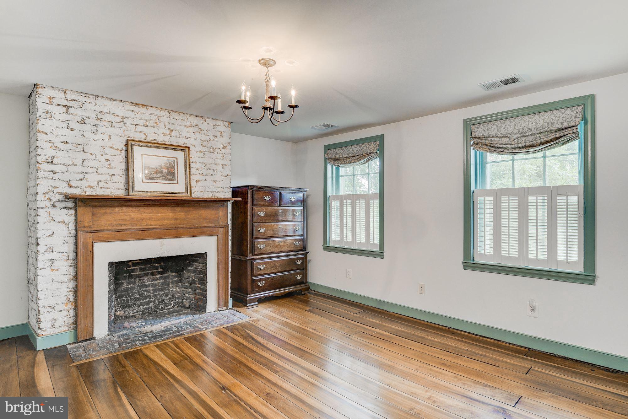 DELLABROOKE FOREST - Residential