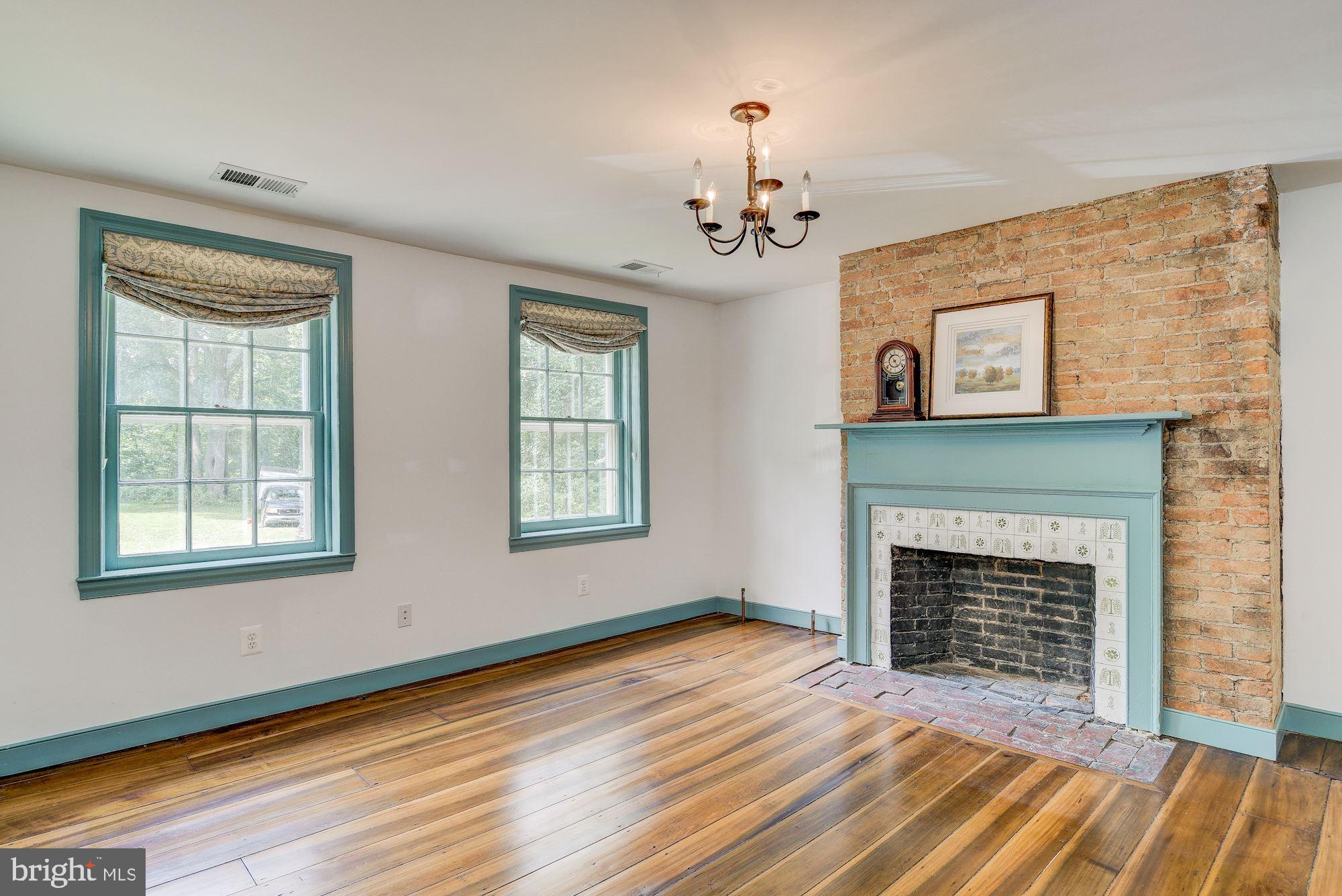 DELLABROOKE FOREST - Residential