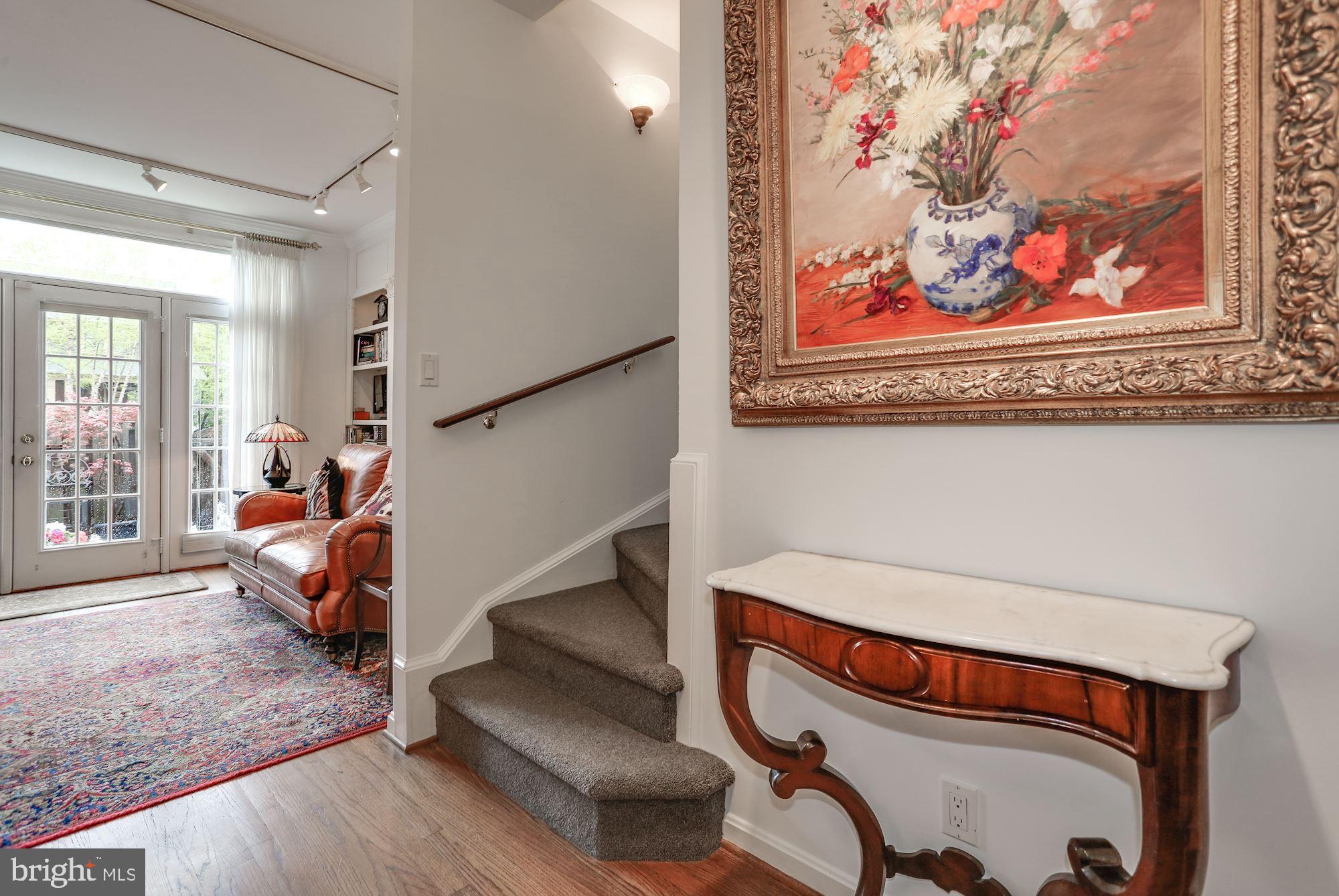 JEFFERSON RESIDENCES - Residential