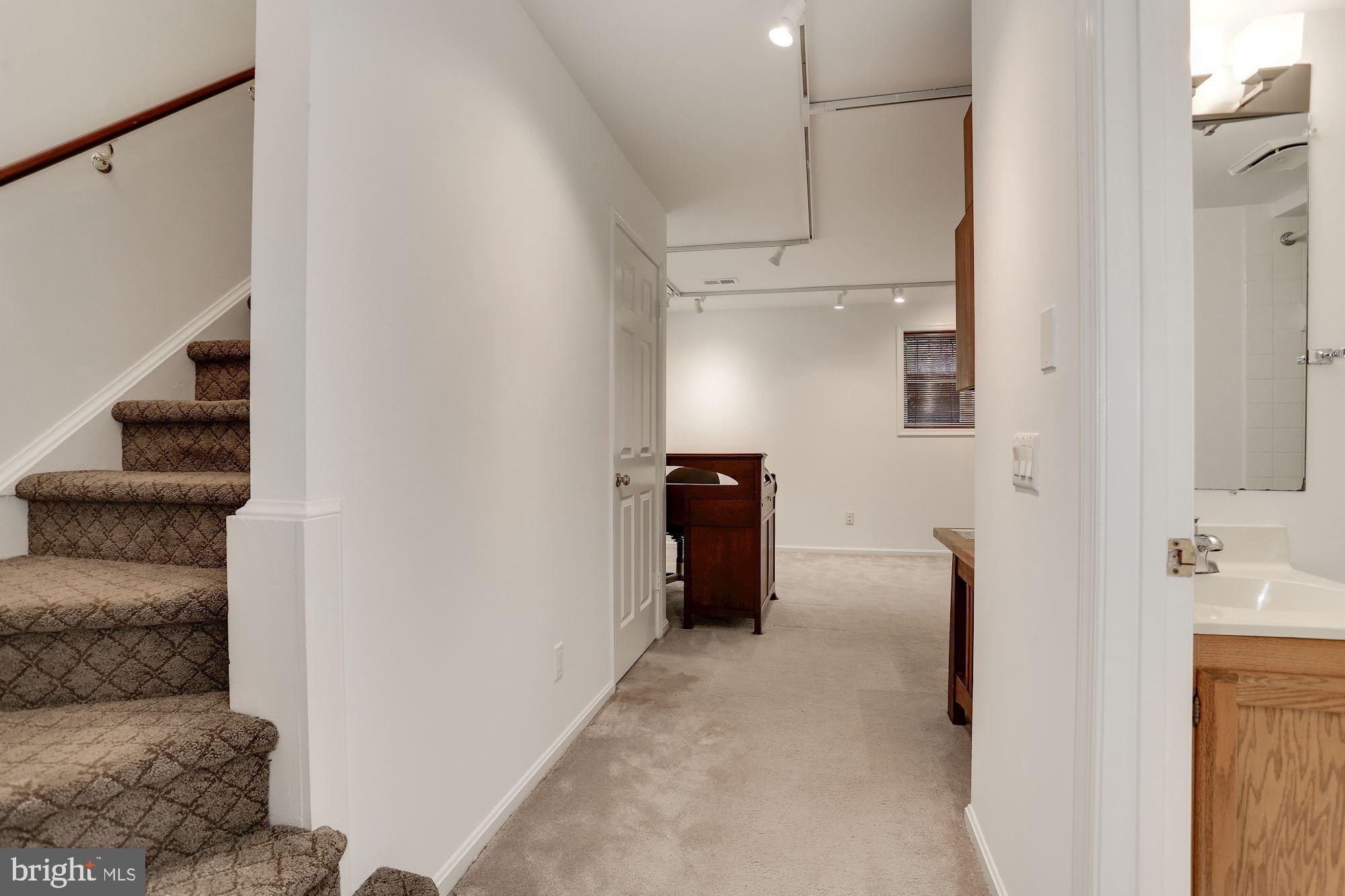 JEFFERSON RESIDENCES - Residential