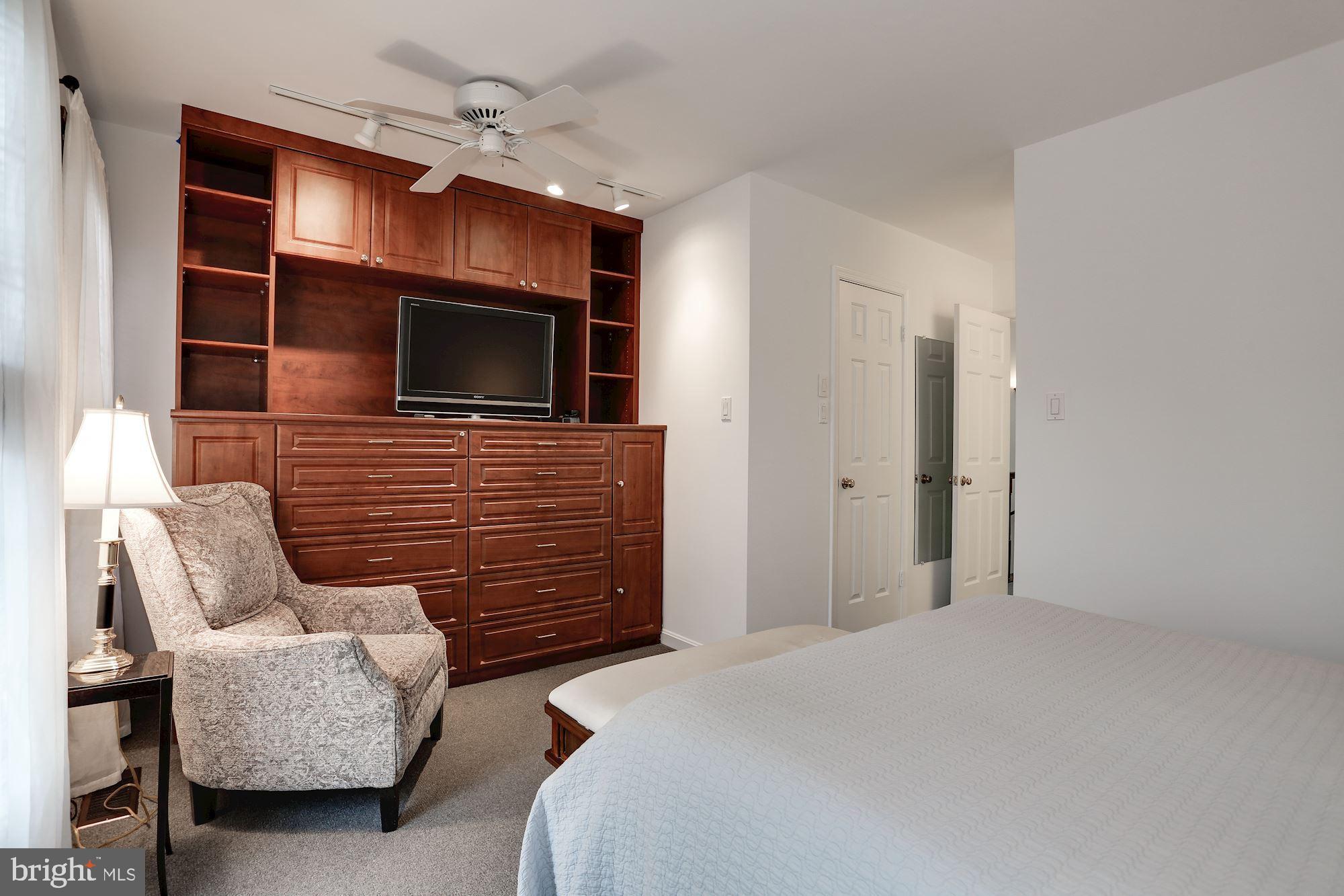 JEFFERSON RESIDENCES - Residential