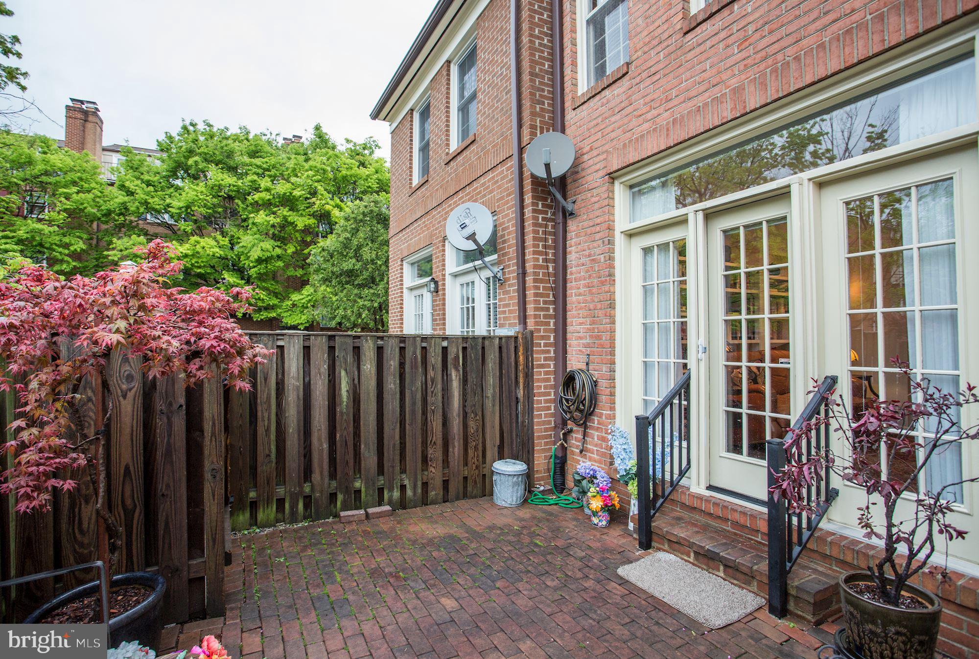 JEFFERSON RESIDENCES - Residential