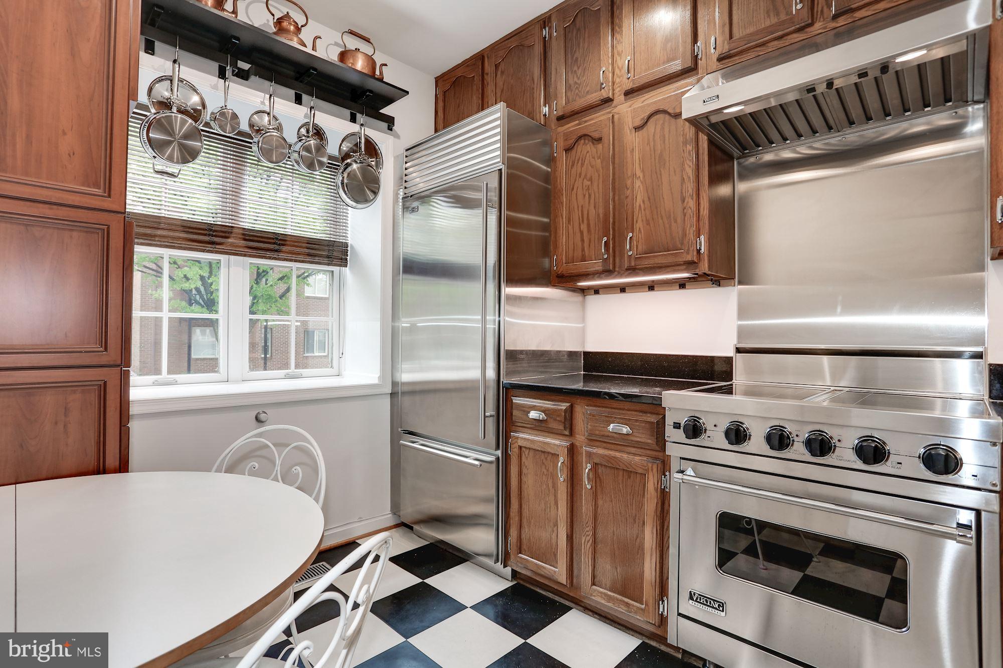 JEFFERSON RESIDENCES - Residential