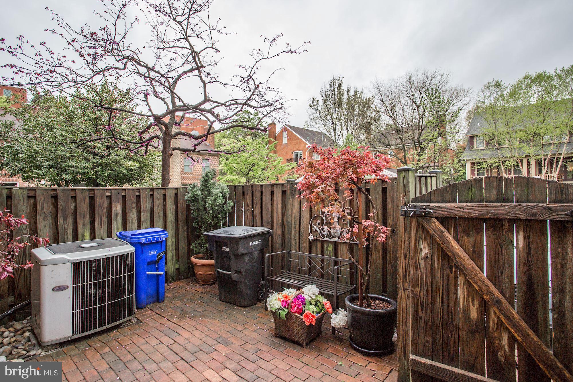 JEFFERSON RESIDENCES - Residential