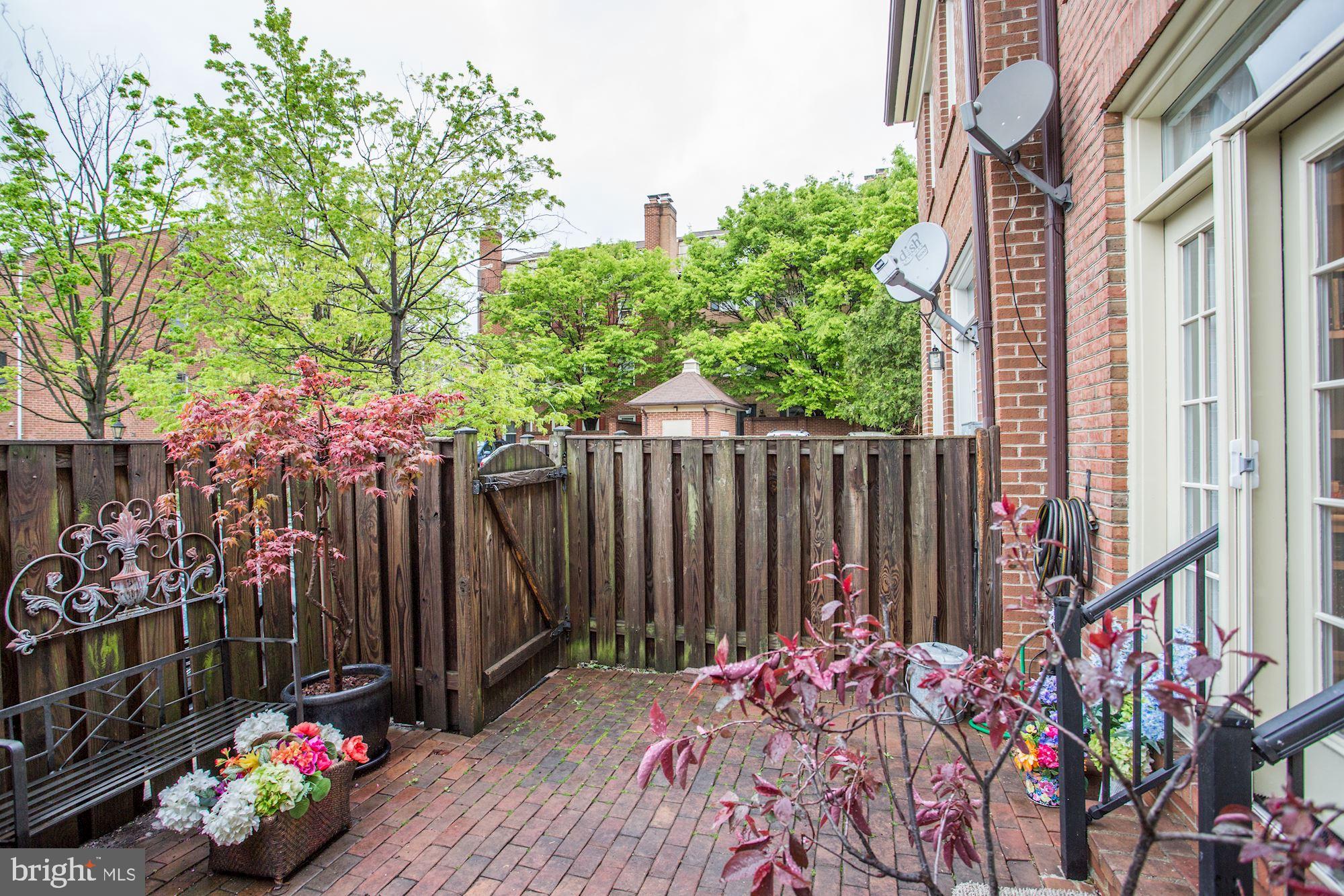 JEFFERSON RESIDENCES - Residential